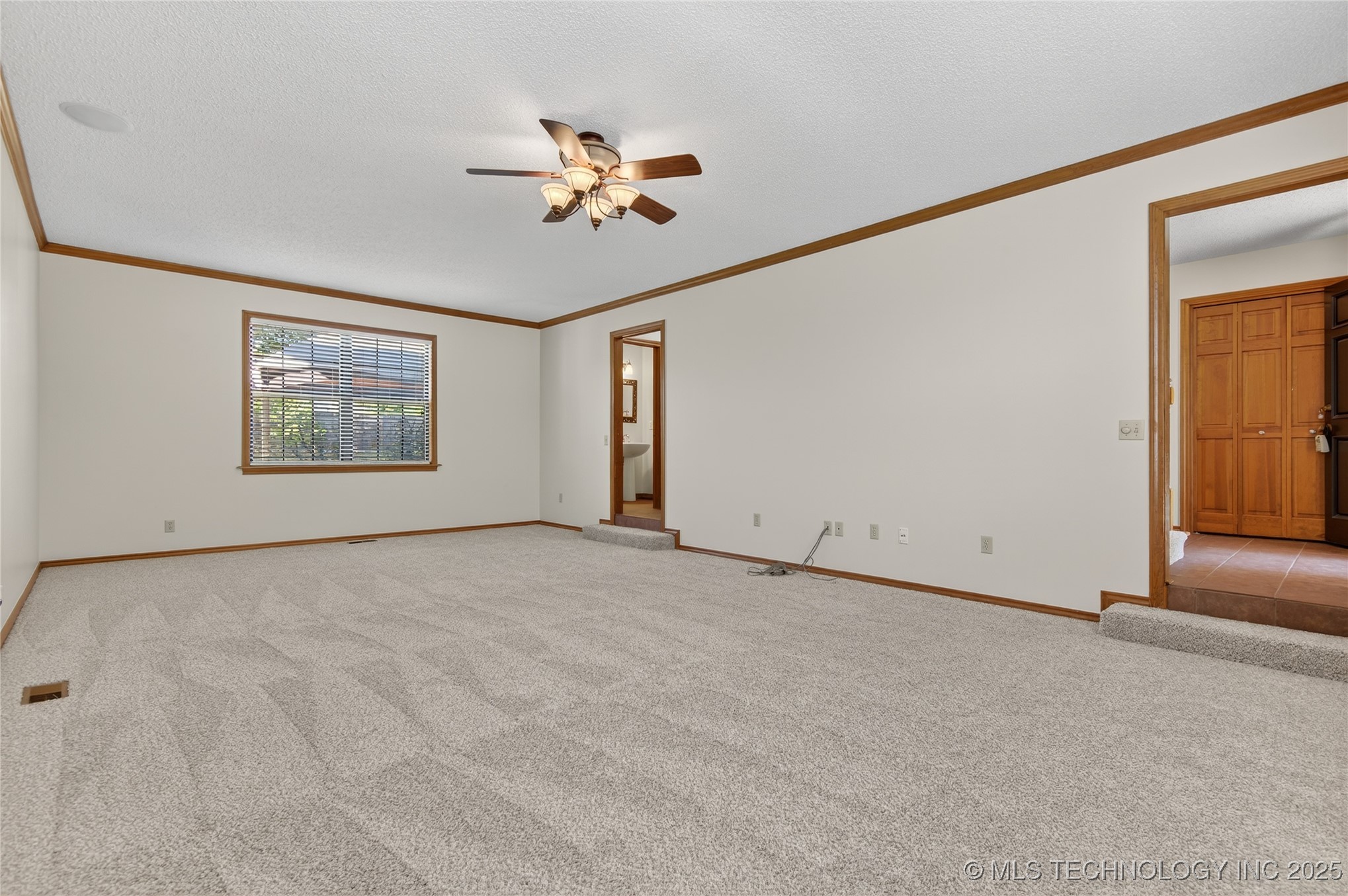 2925 Claremont Drive Property Photo 8