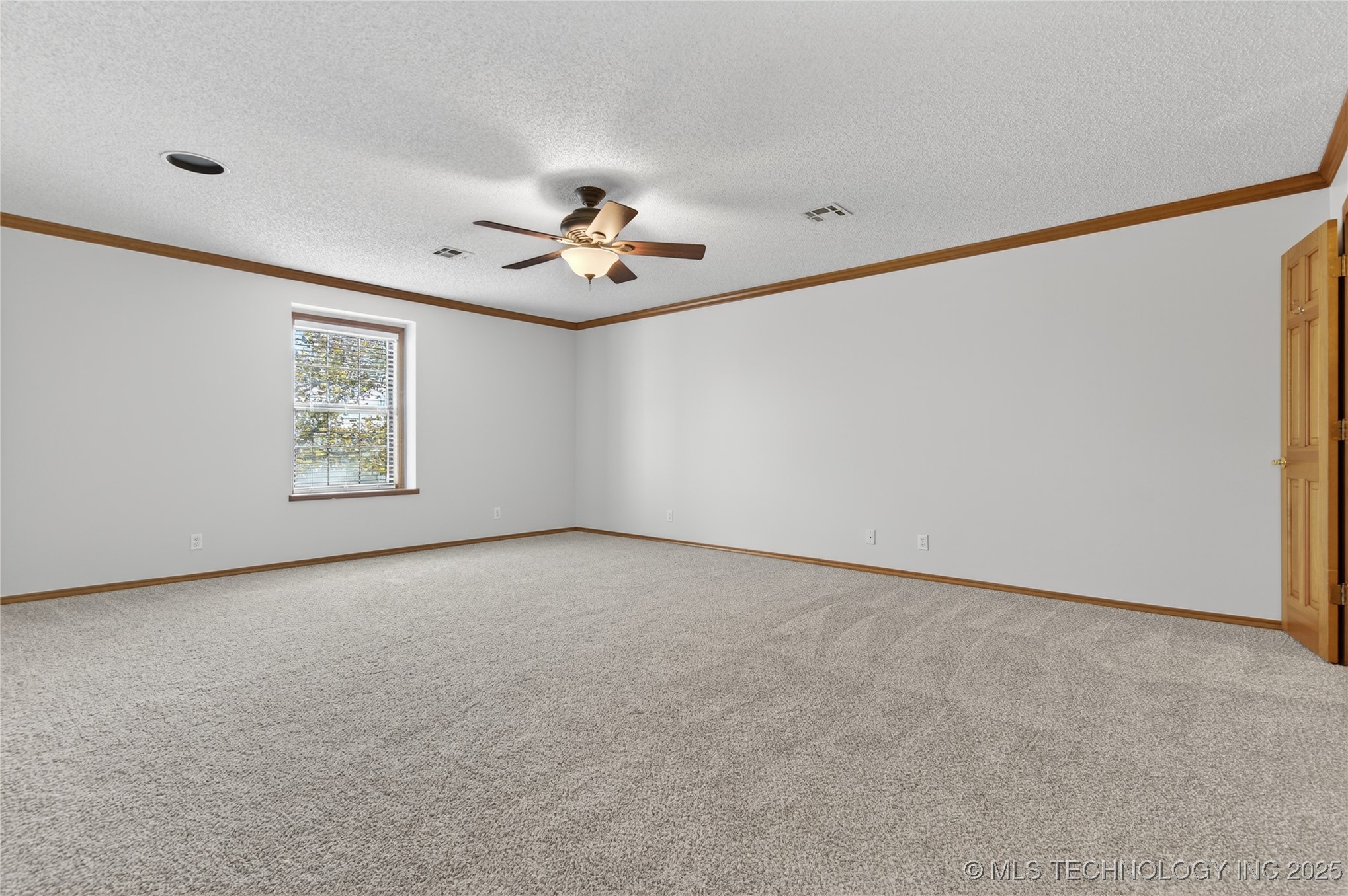 2925 Claremont Drive Property Photo 22