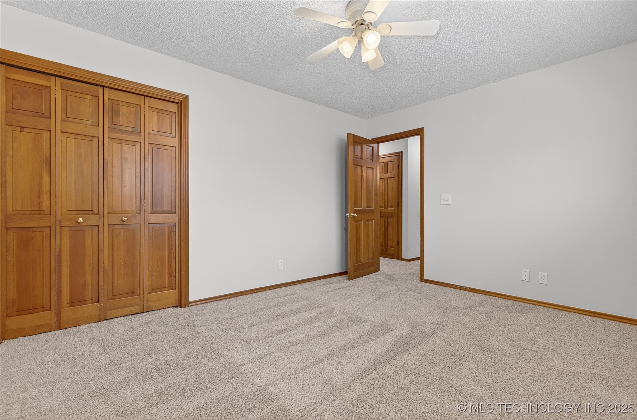 2925 Claremont Drive Property Photo 29