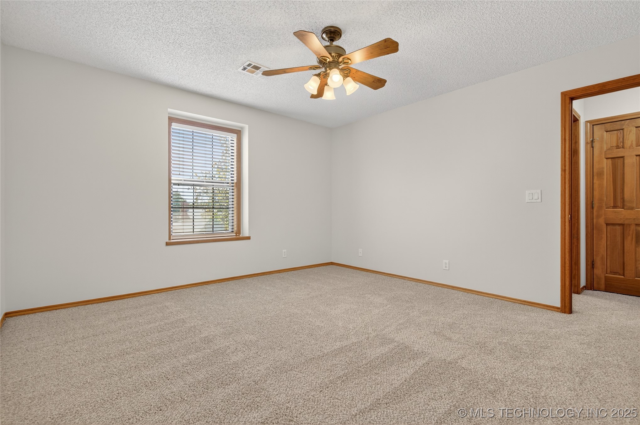 2925 Claremont Drive Property Photo 31