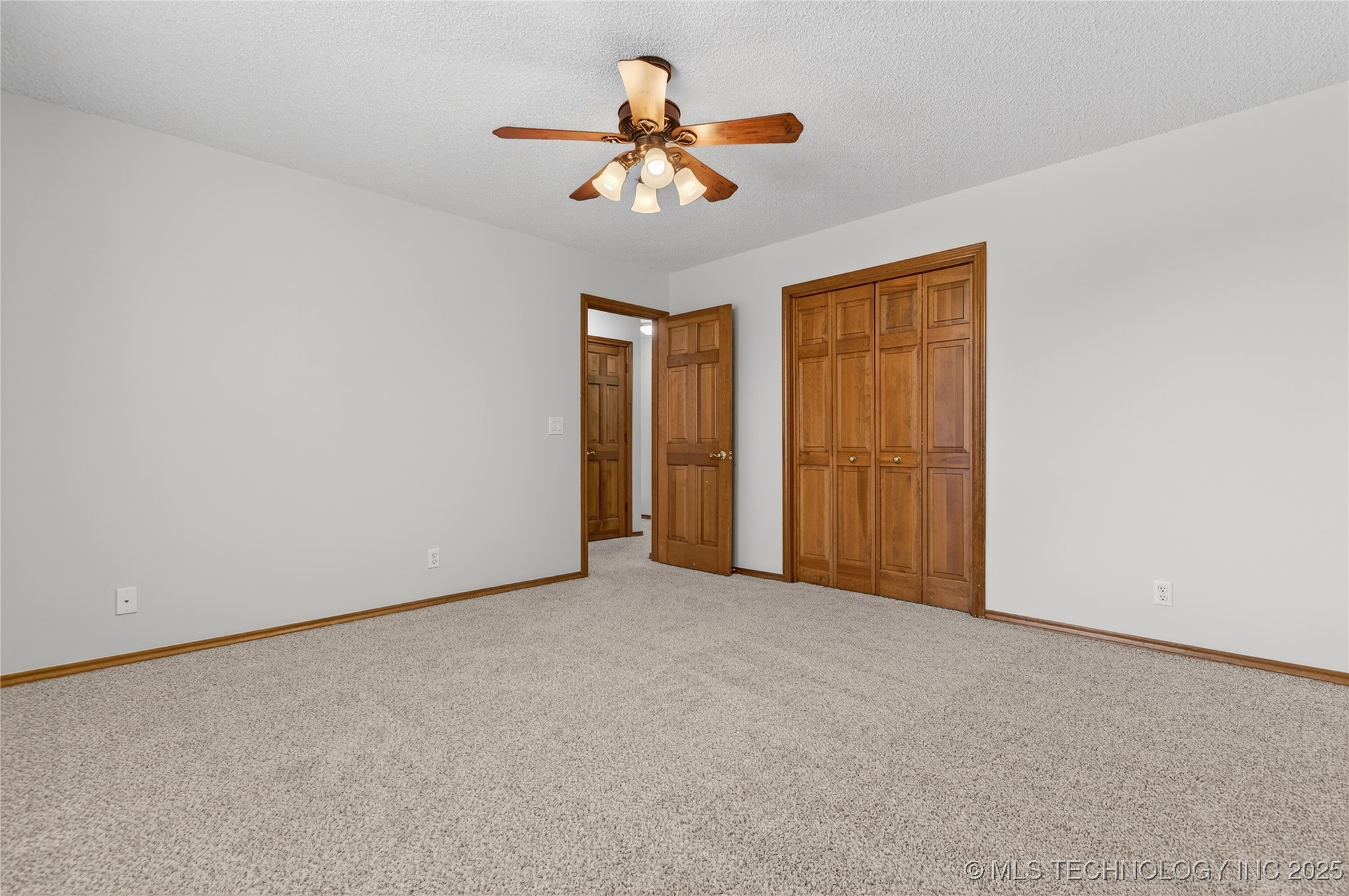 2925 Claremont Drive Property Photo 32