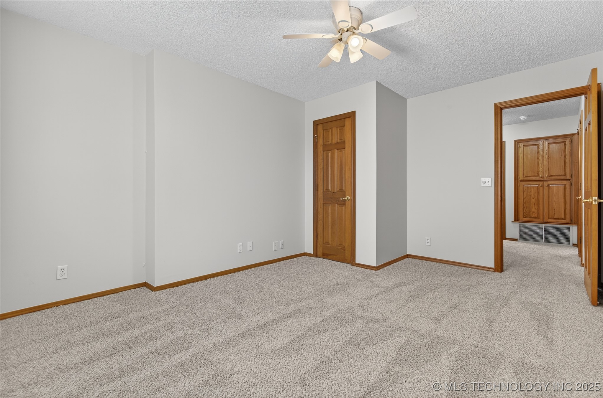 2925 Claremont Drive Property Photo 34