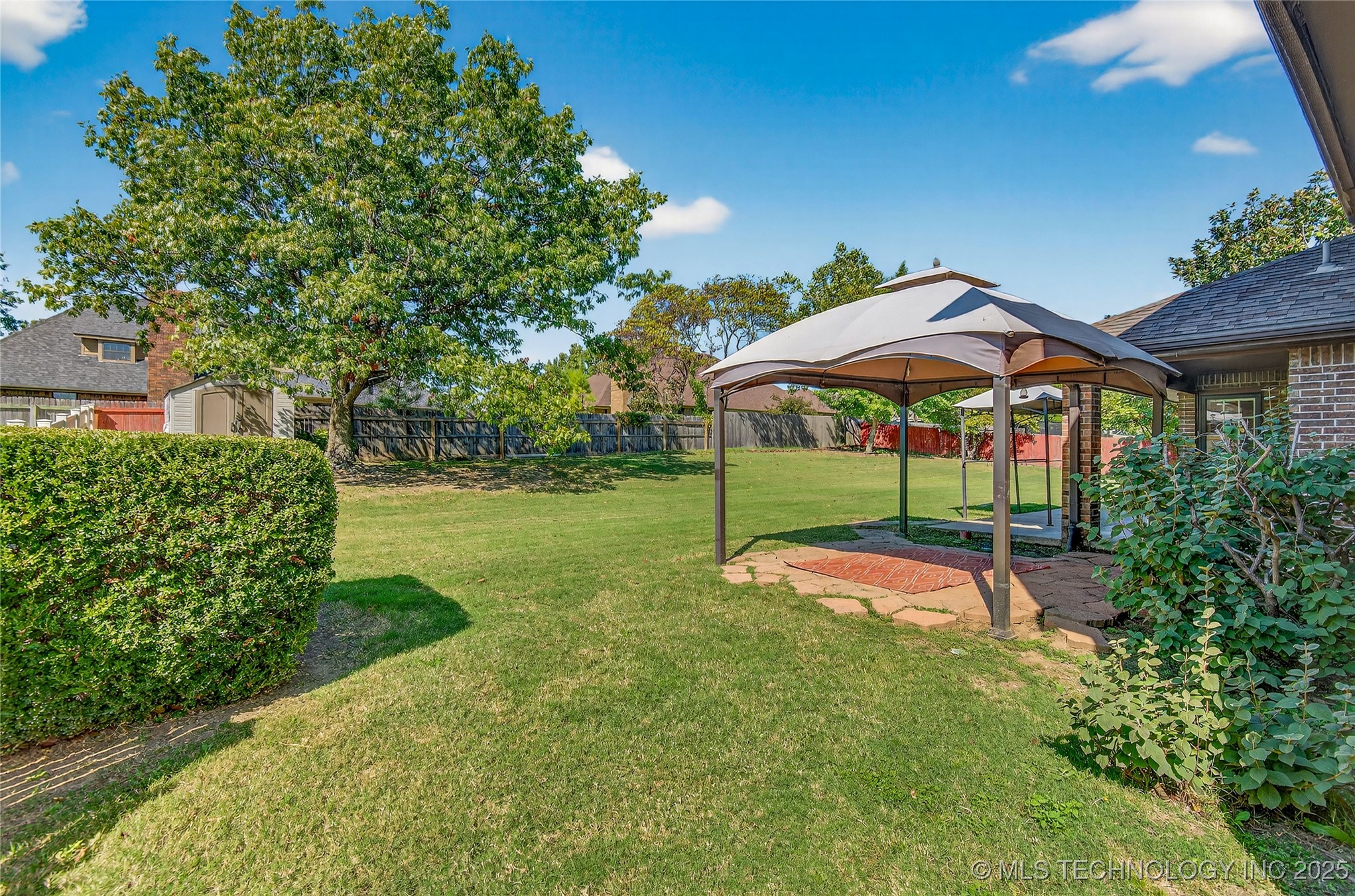 2925 Claremont Drive Property Photo 37