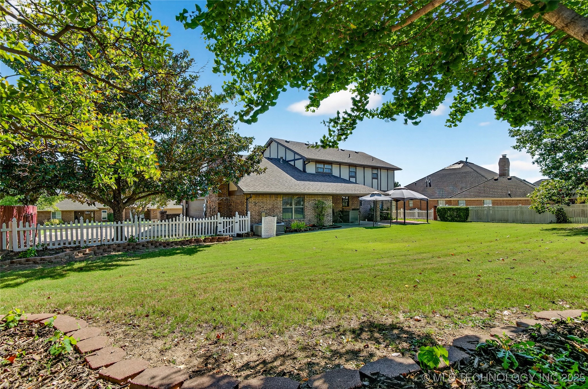 2925 Claremont Drive Property Photo 39