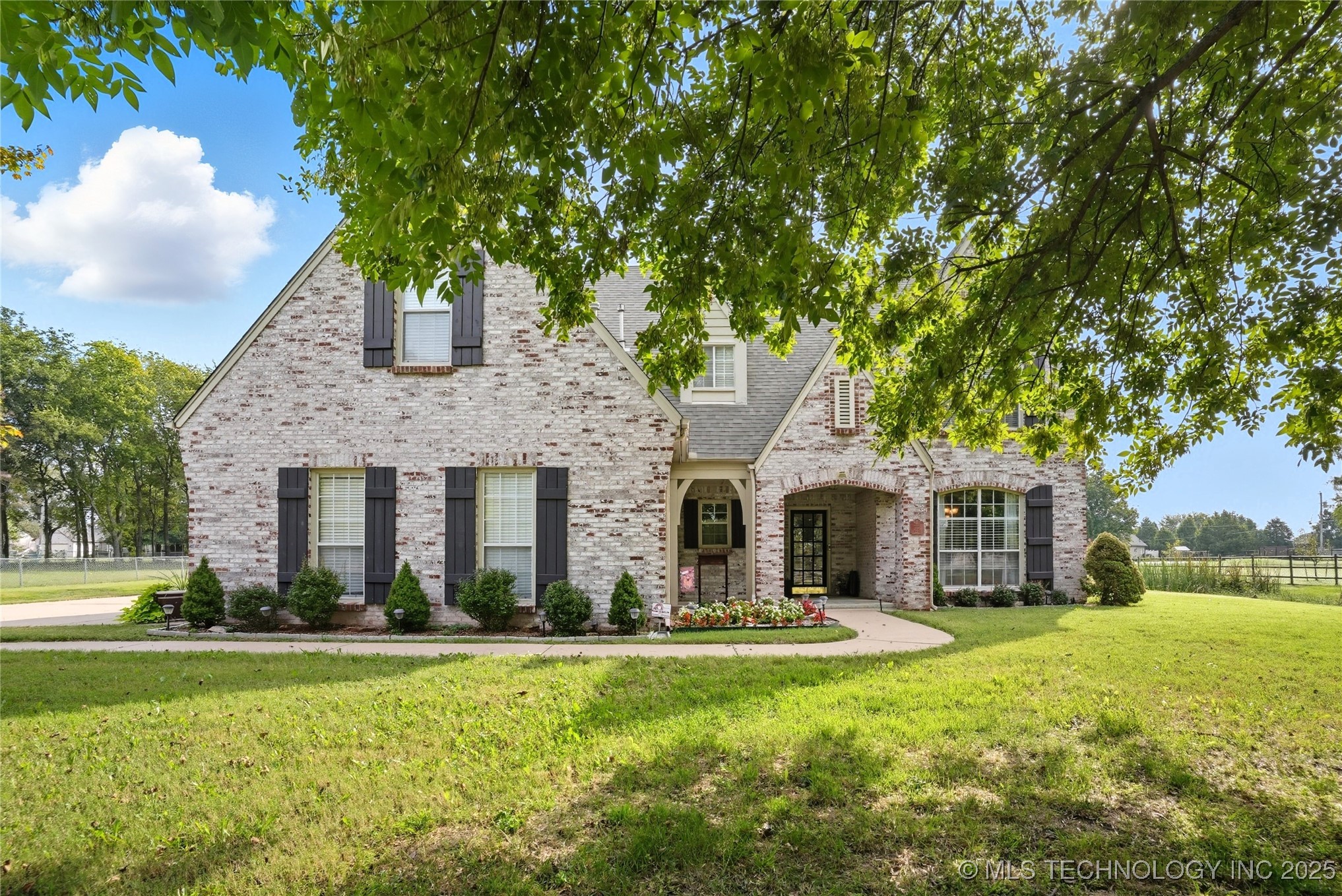 8219 N 175th East Avenue Property Photo 1