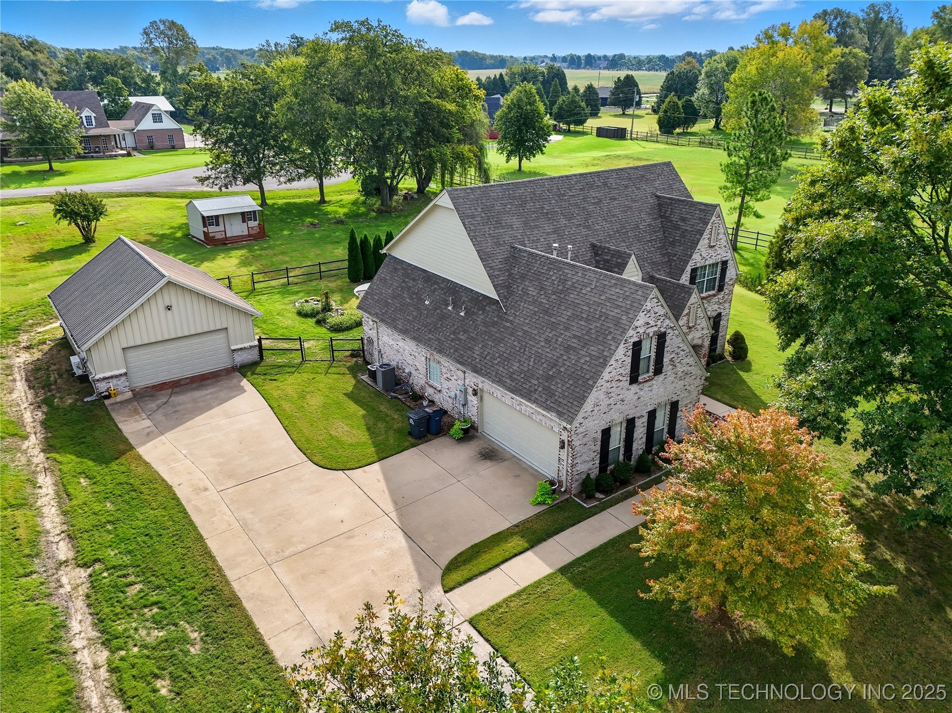 8219 N 175th East Avenue Property Photo 3