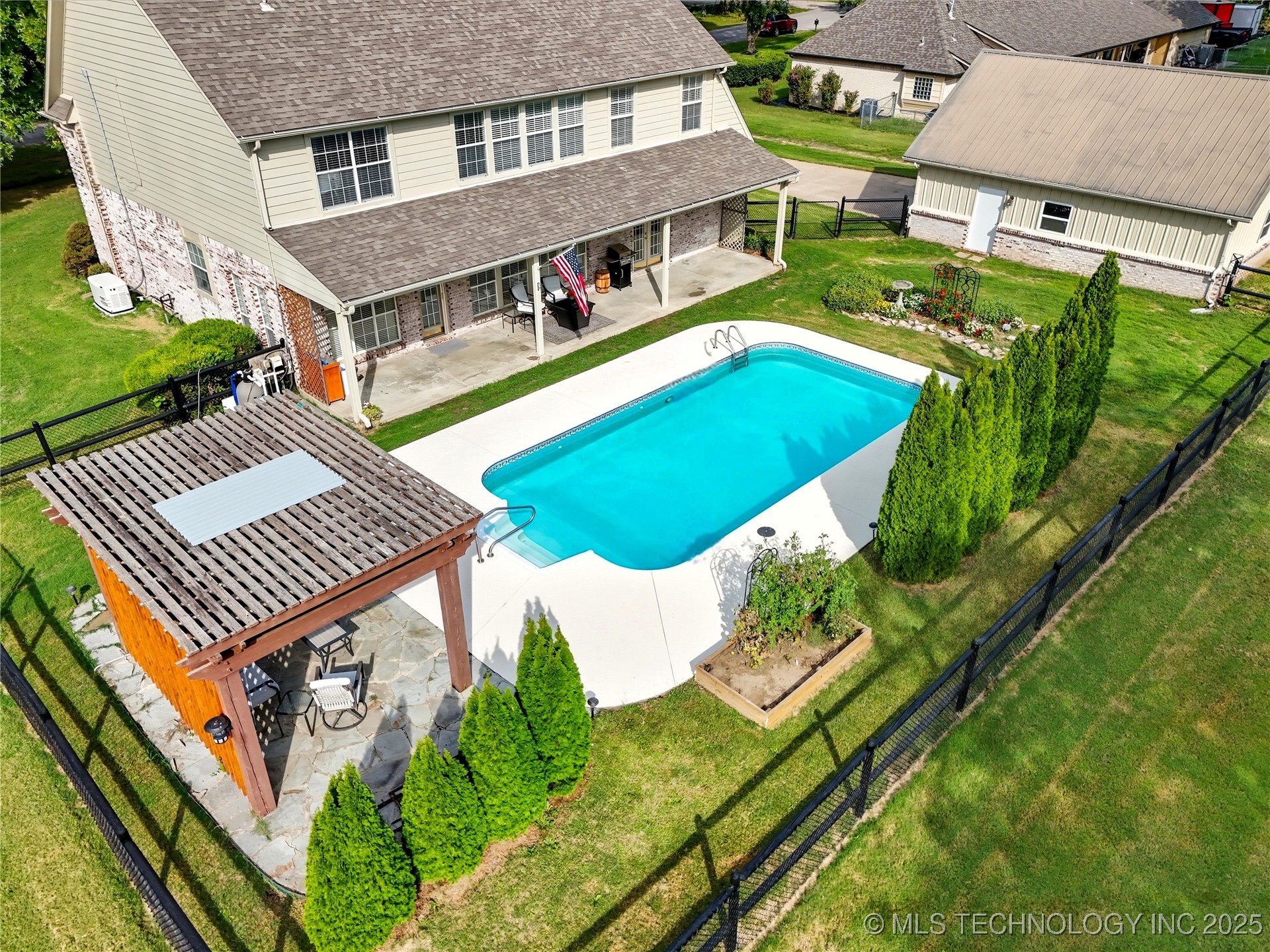 8219 N 175th East Avenue Property Photo 6