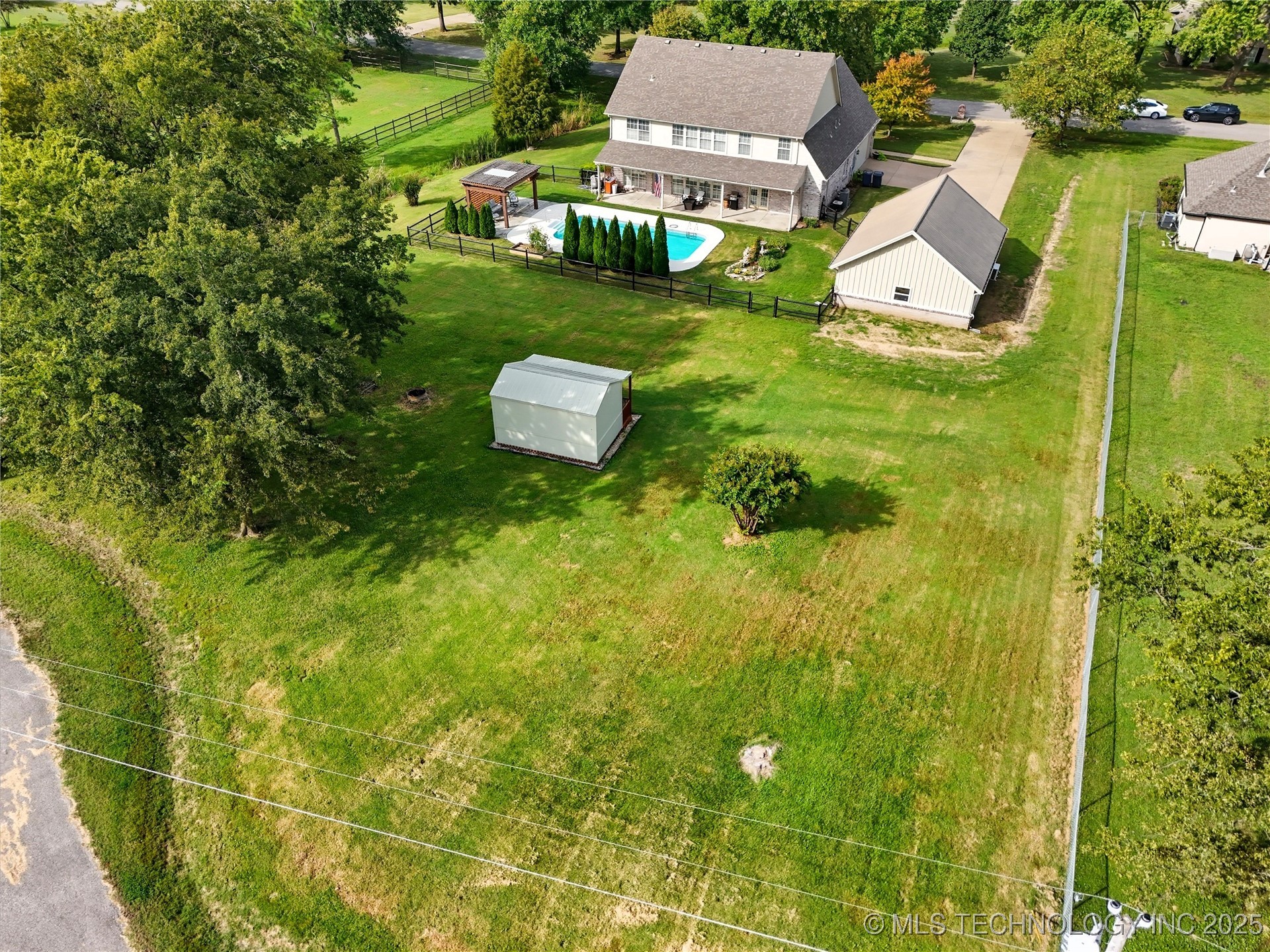 8219 N 175th East Avenue Property Photo 8