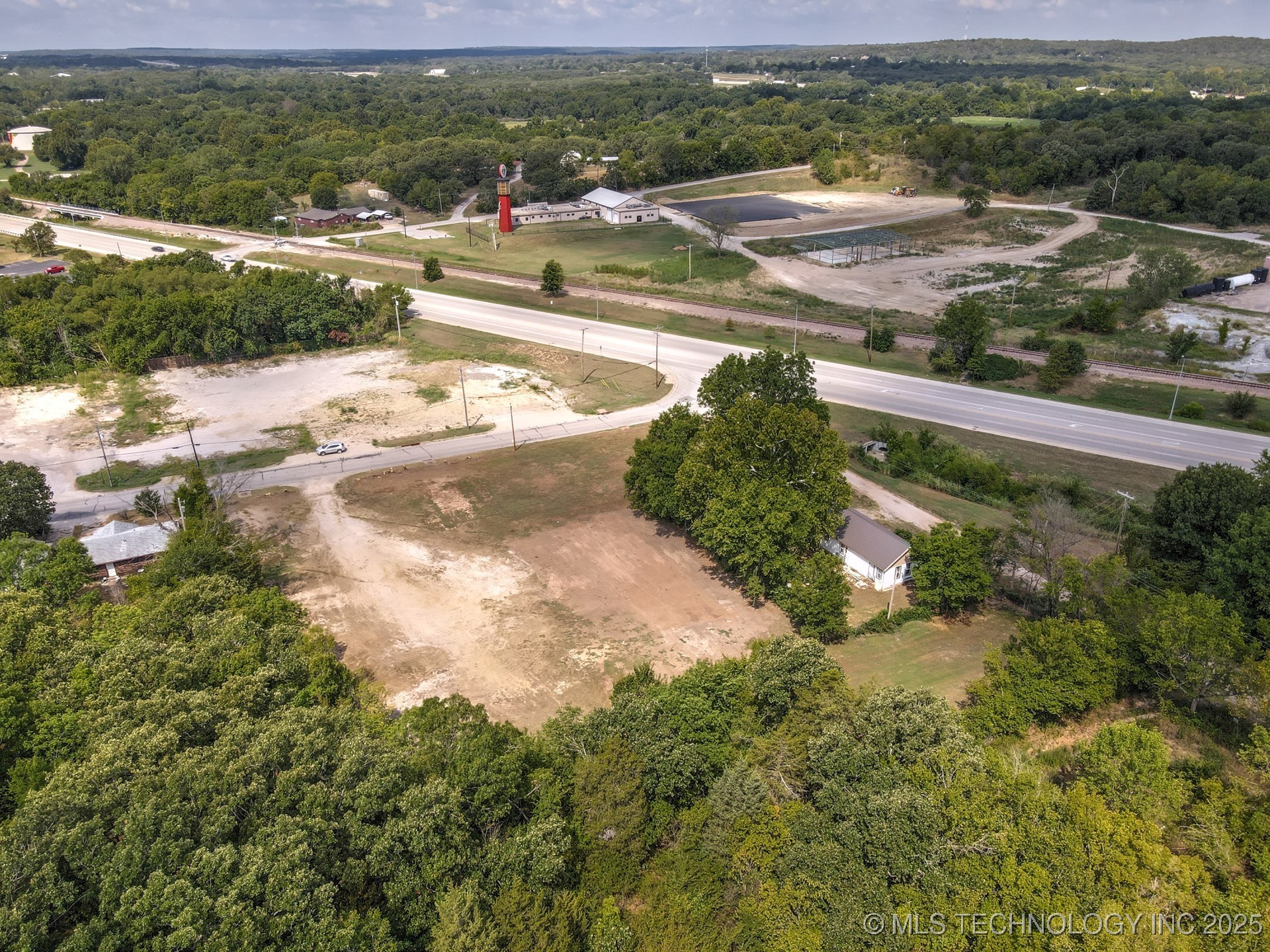 215 S Hawthorne Street Property Photo 6