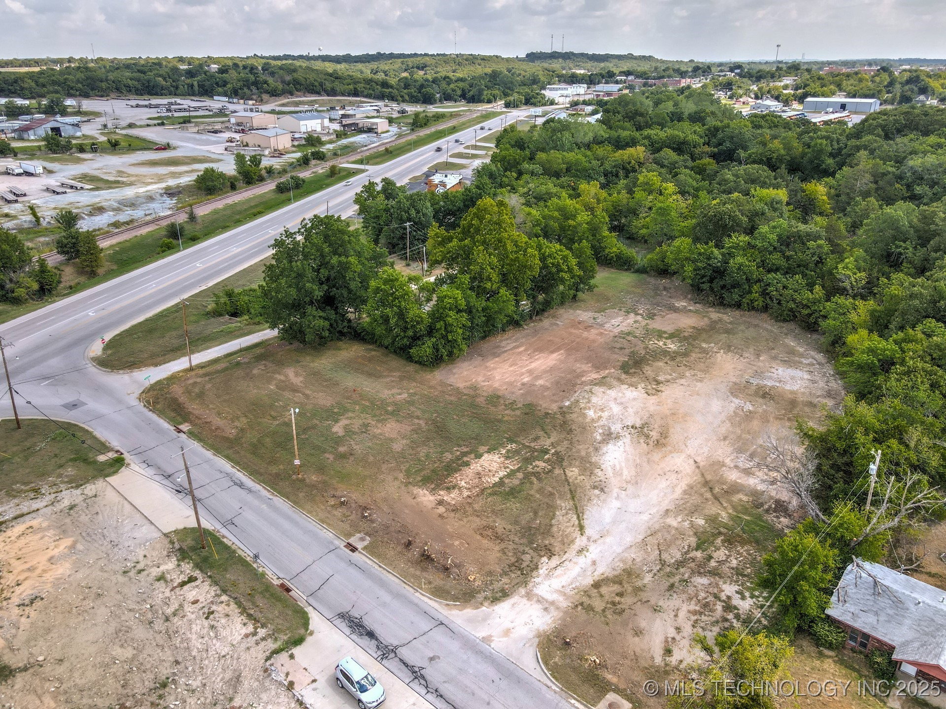 215 S Hawthorne Street Property Photo 8