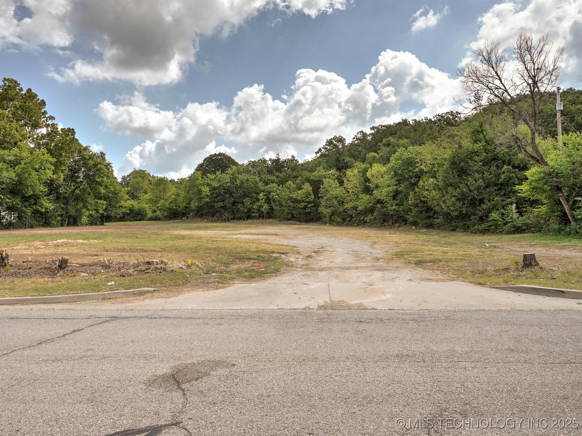 215 S Hawthorne Street Property Photo 9