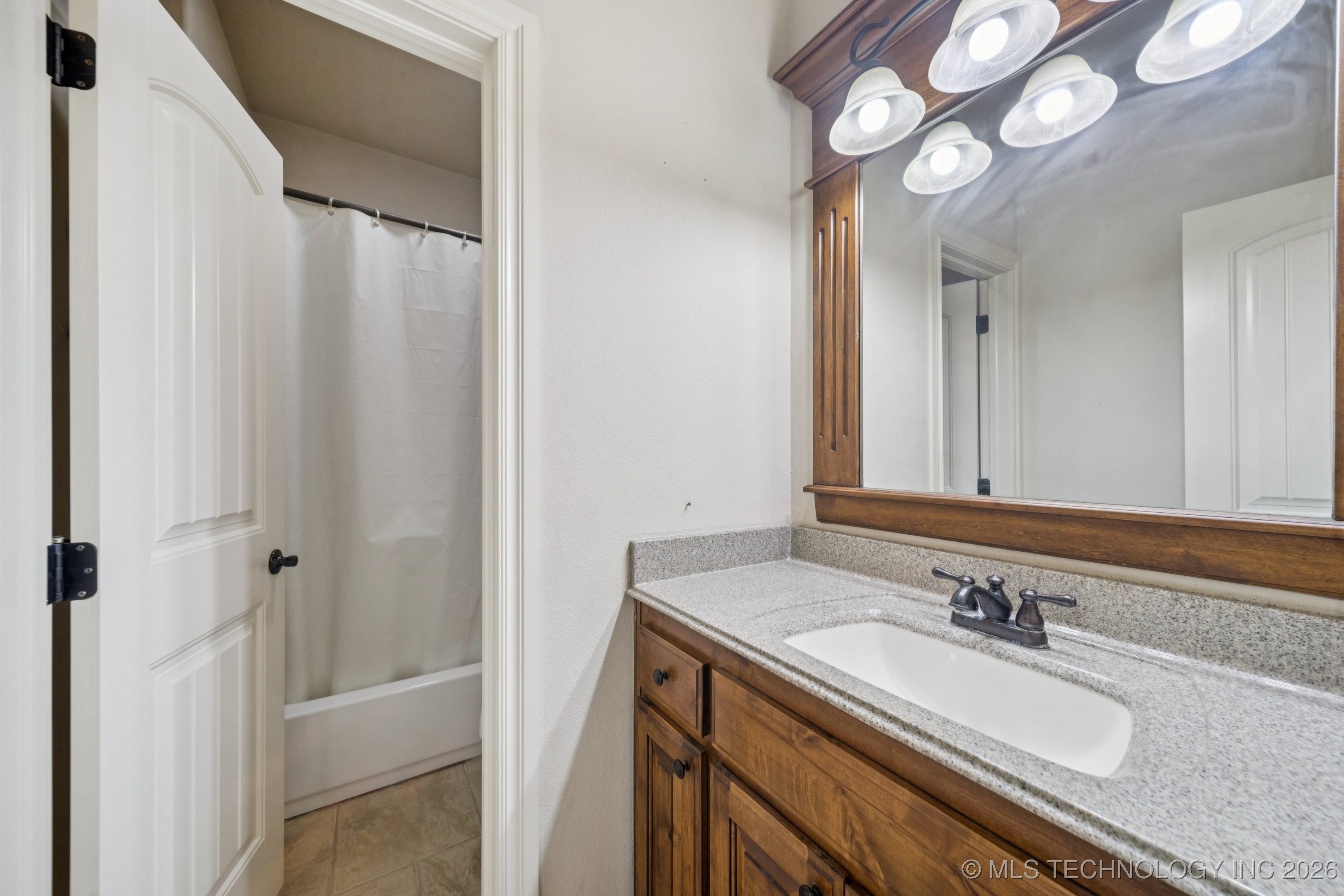 2717 E 140th Place S Property Photo 29