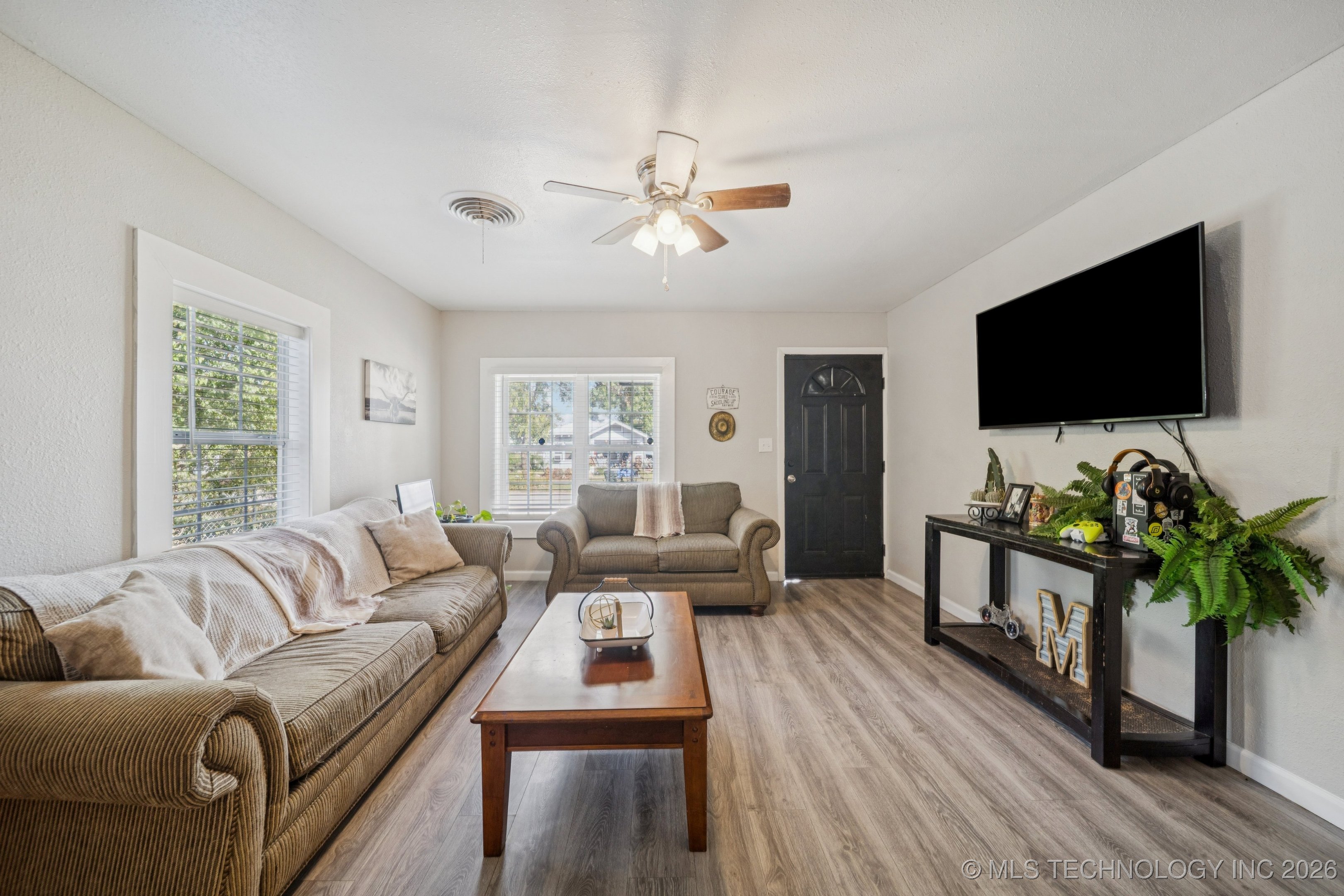 1106 N Alabama Avenue Property Photo 3