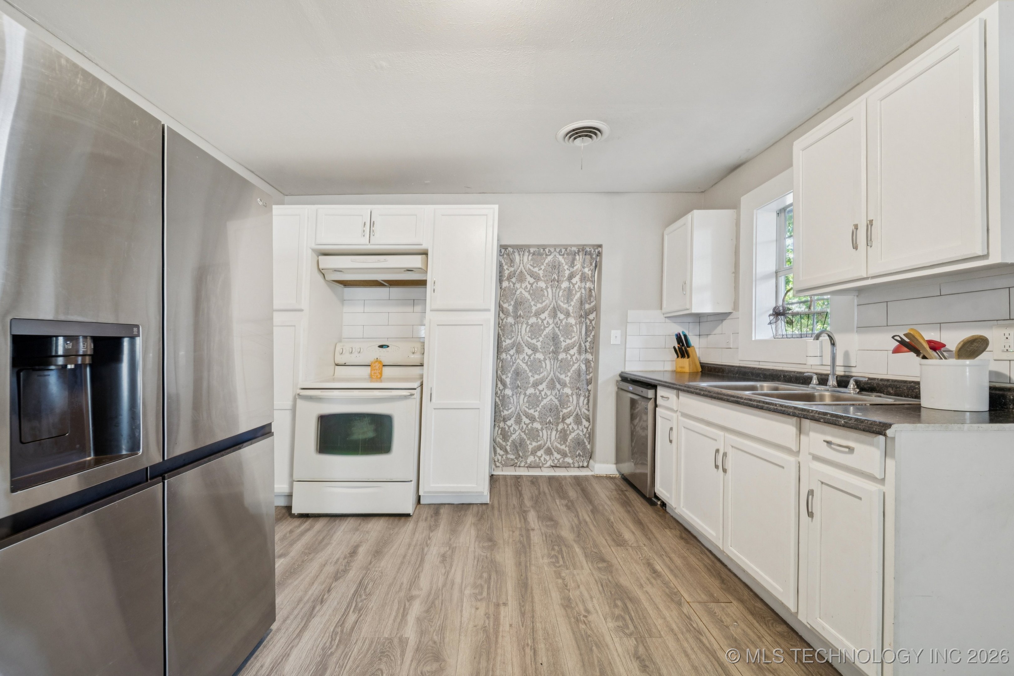 1106 N Alabama Avenue Property Photo 11