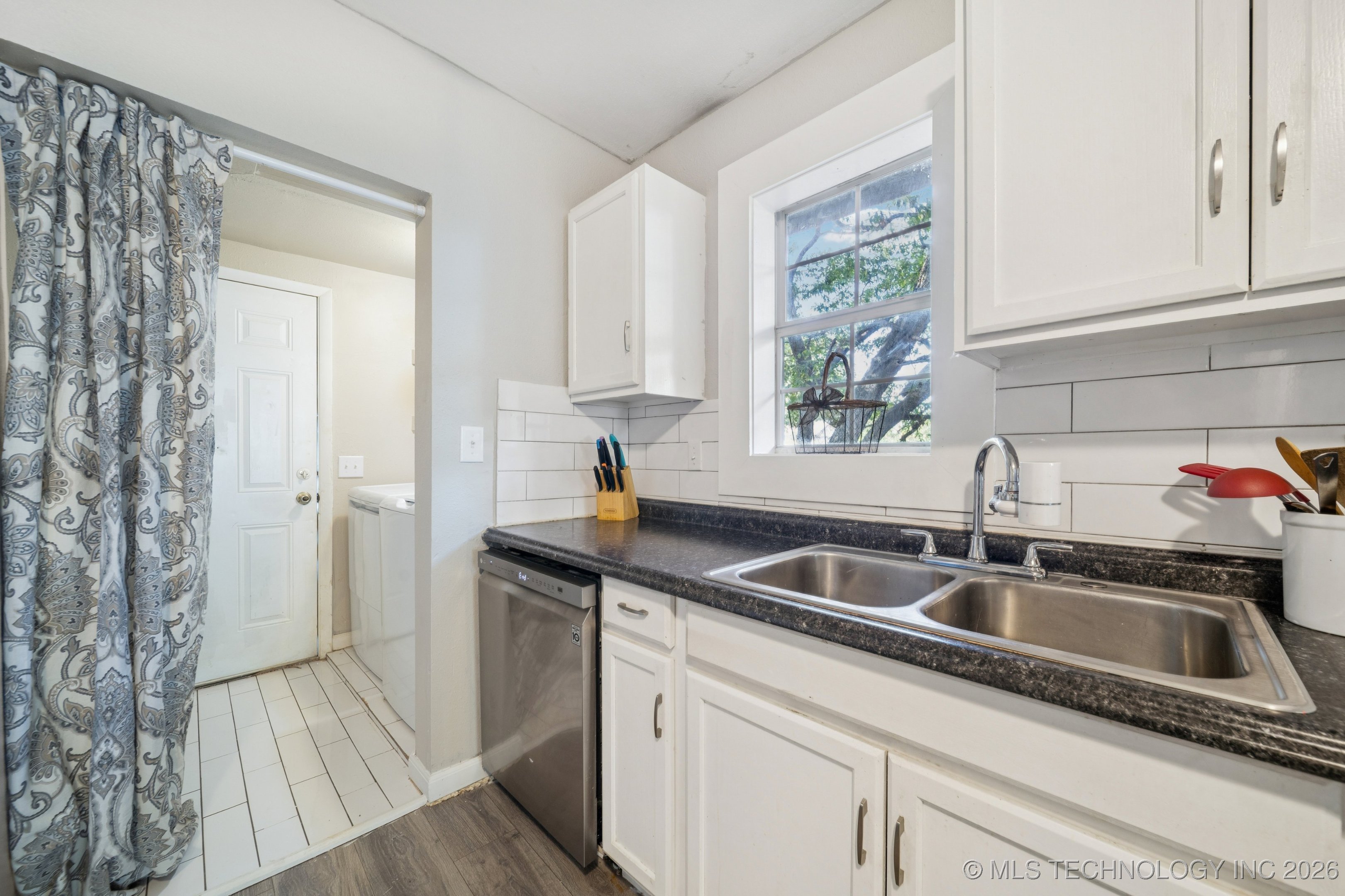 1106 N Alabama Avenue Property Photo 15