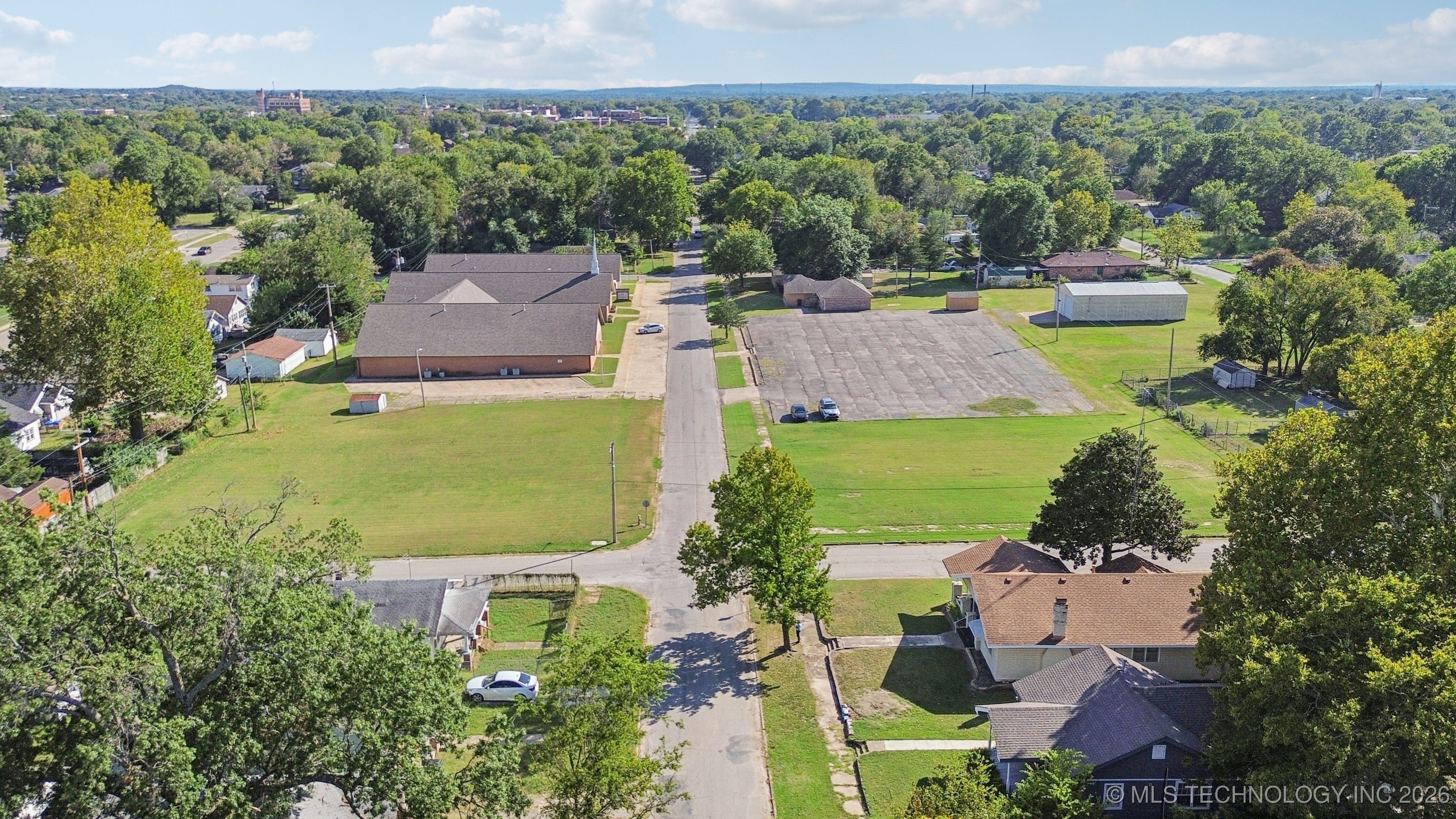 1106 N Alabama Avenue Property Photo 27