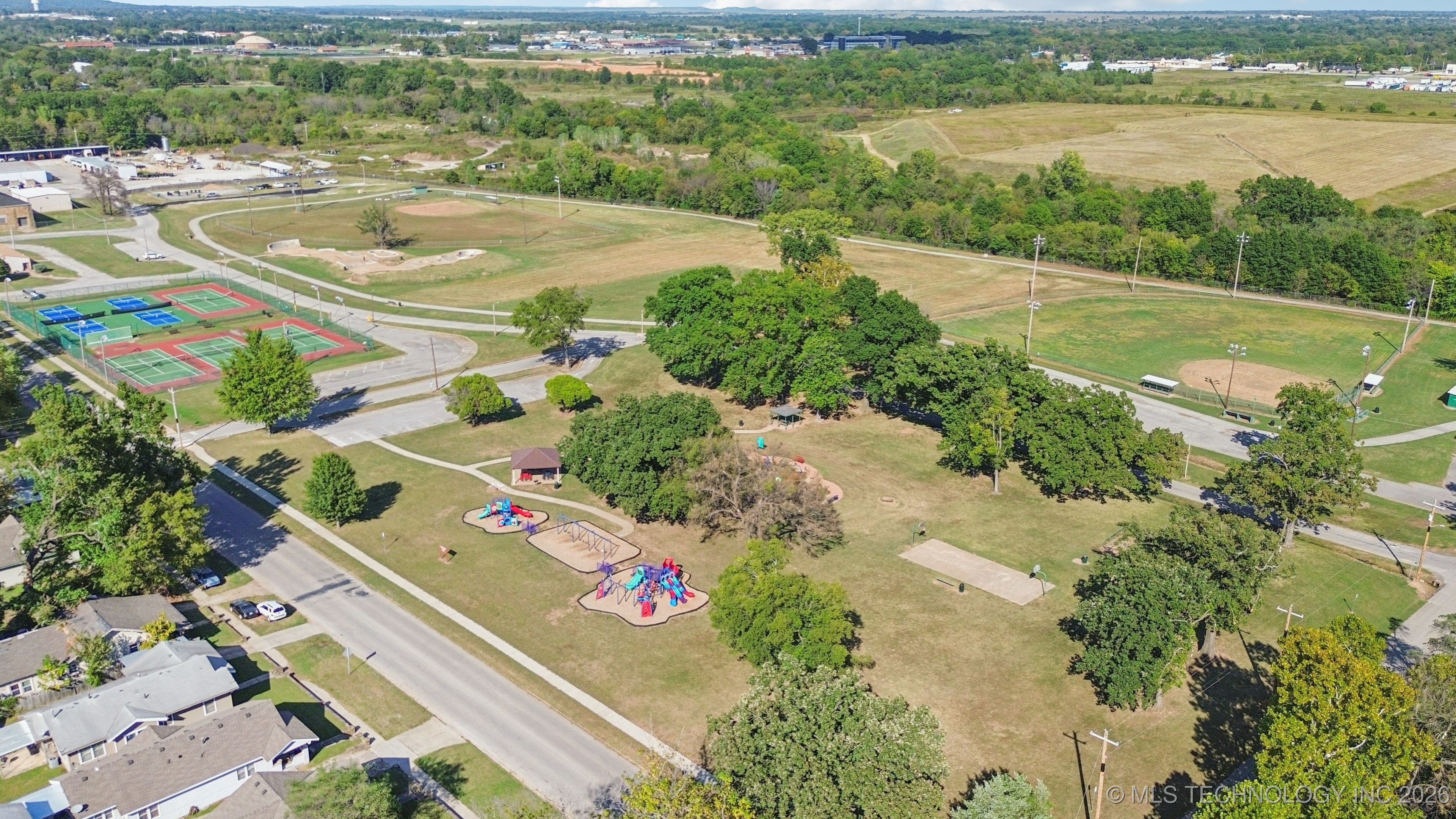 1106 N Alabama Avenue Property Photo 29