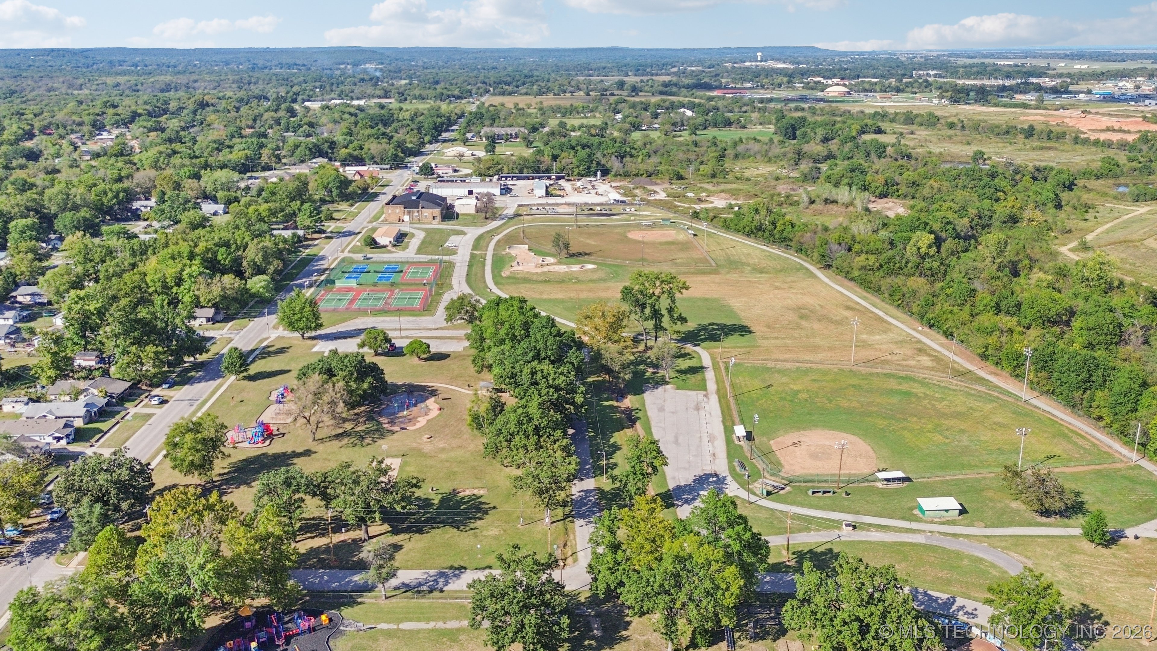 1106 N Alabama Avenue Property Photo 30