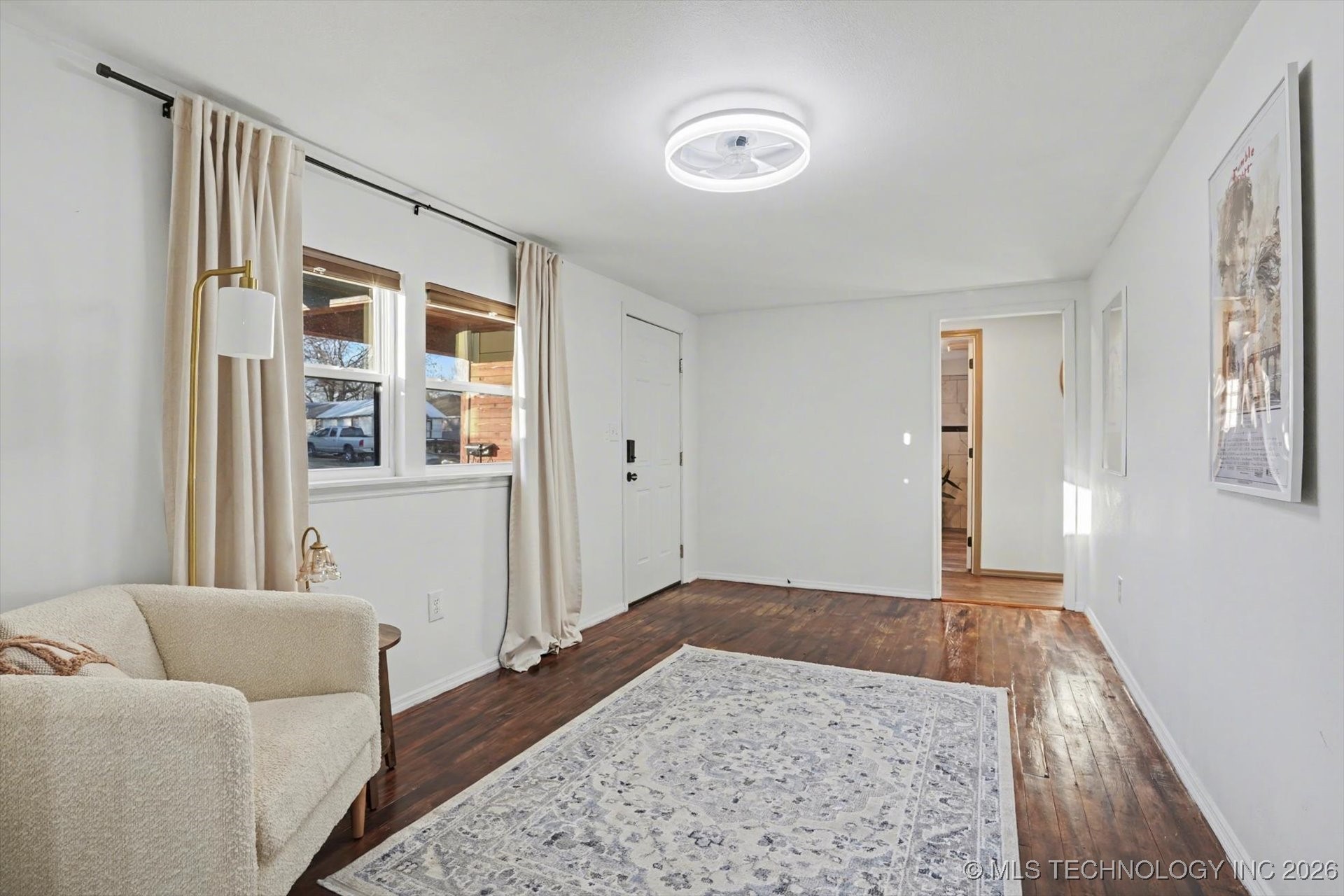 1137 E Perkins Avenue Property Photo 3