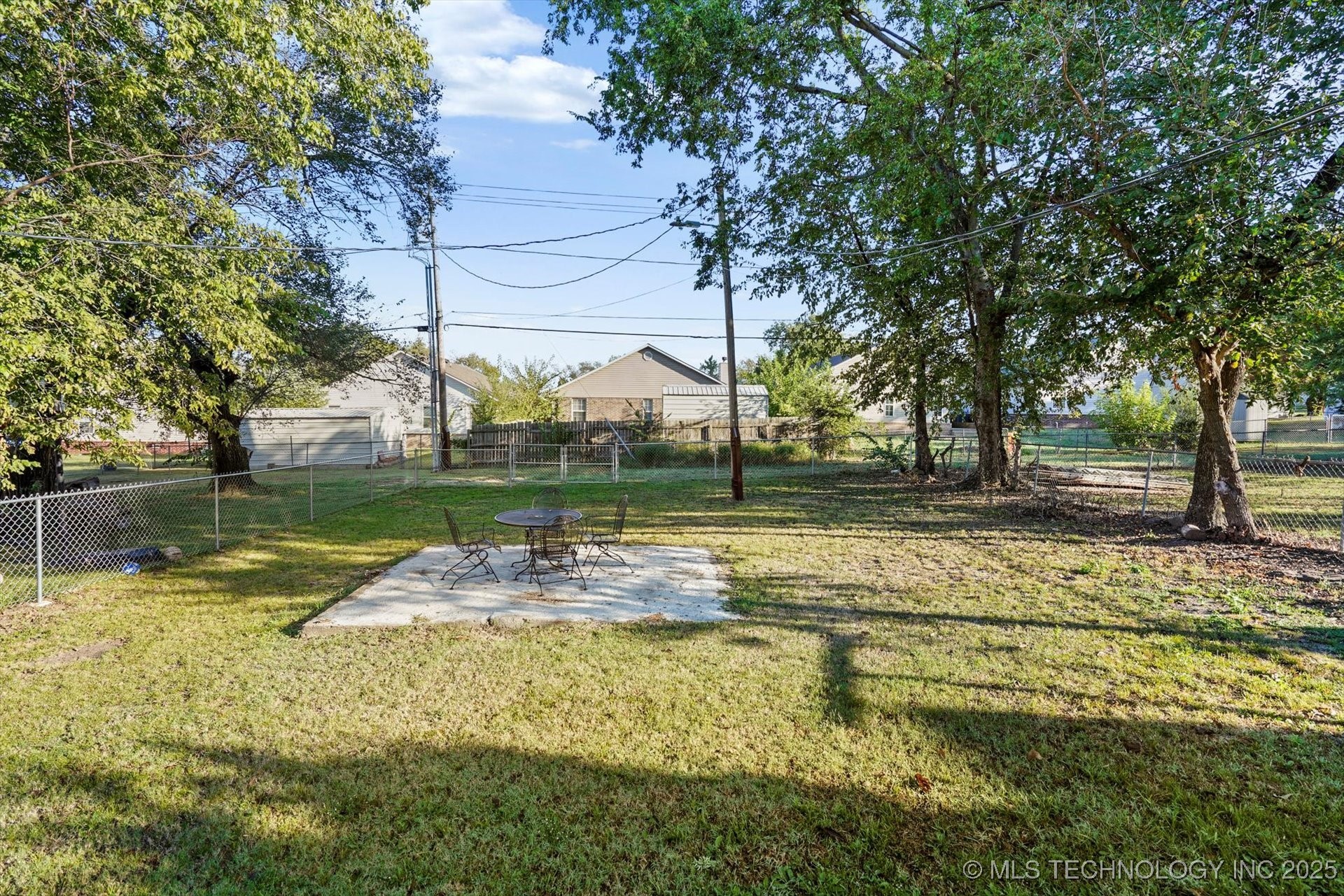 1137 E Perkins Avenue Property Photo 14