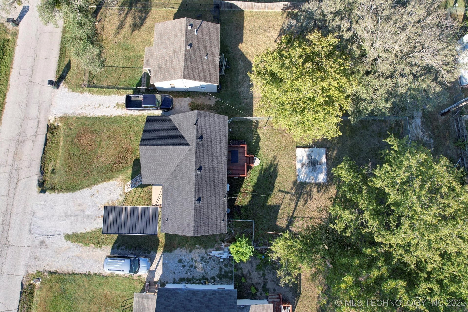 1137 E Perkins Avenue Property Photo 17