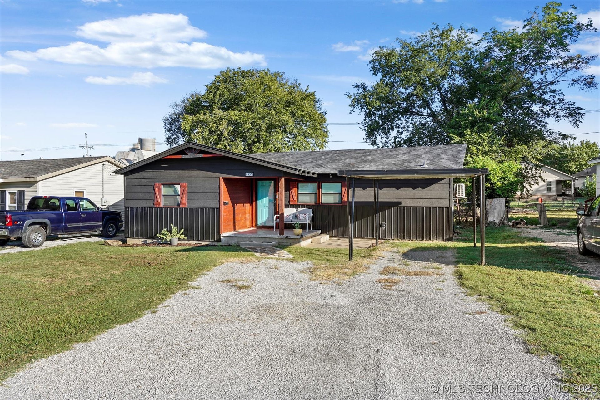 1137 E Perkins Avenue Property Photo 18