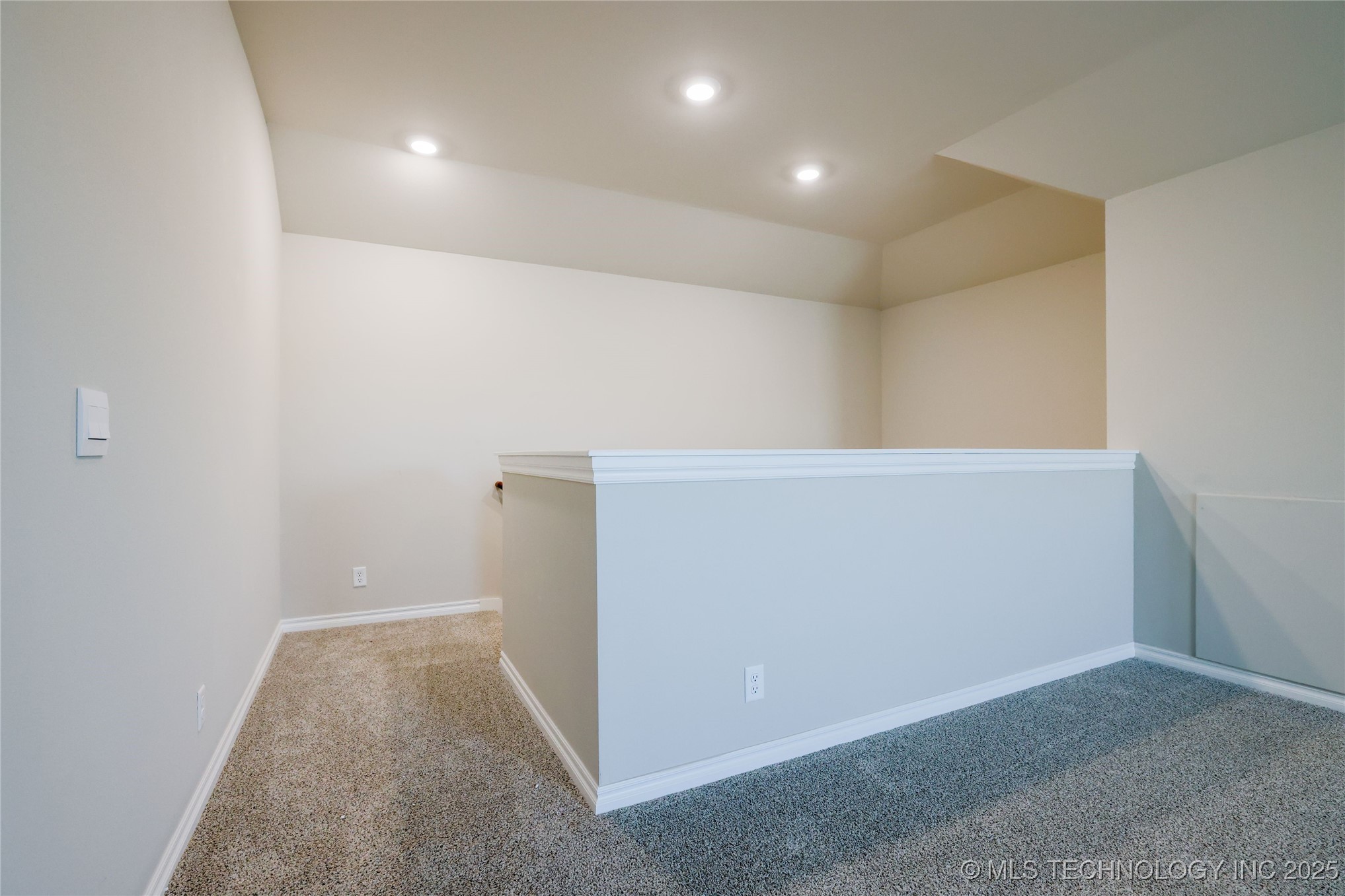 2416 W Birmingham Street Property Photo 14