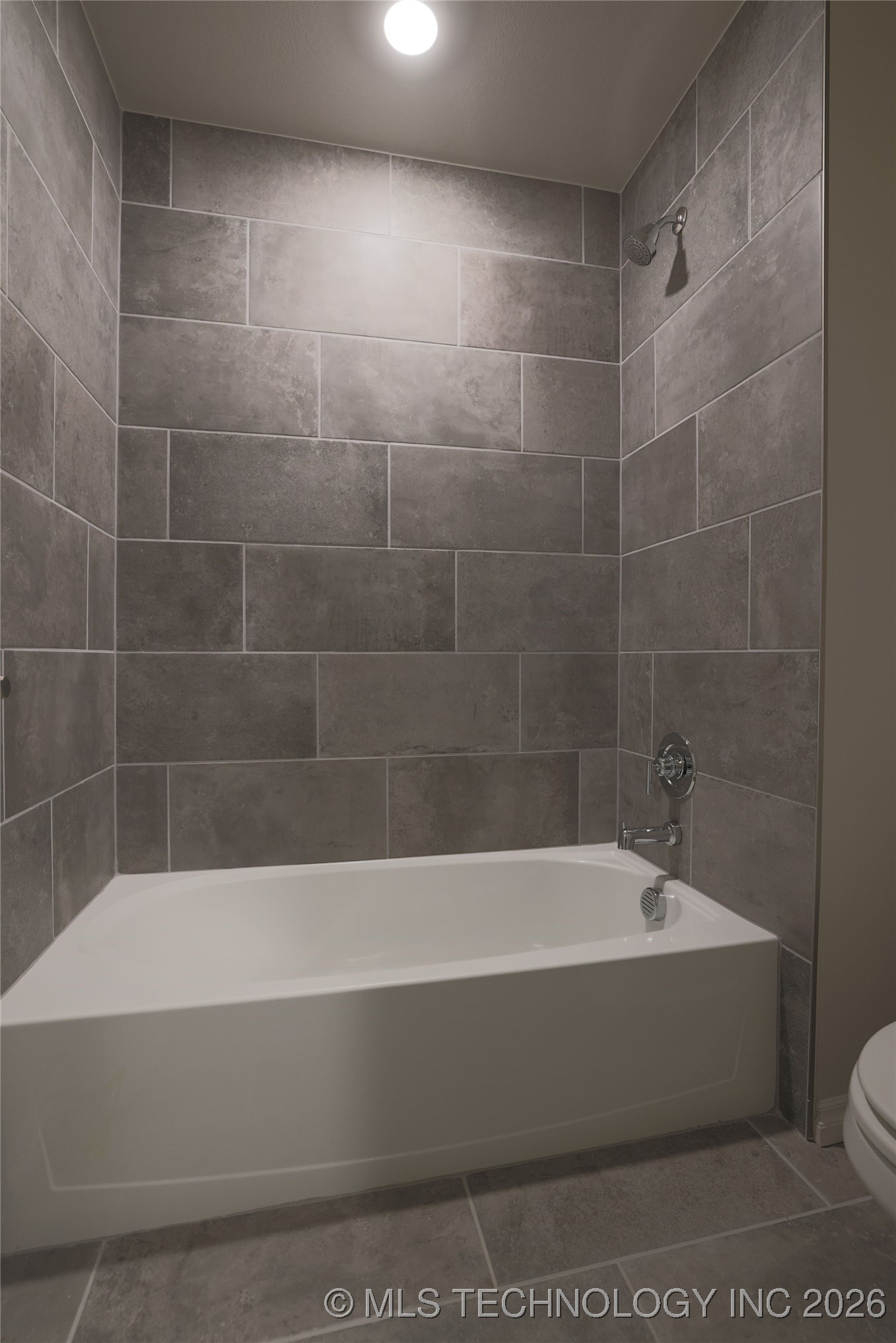 2416 W Birmingham Street Property Photo 20