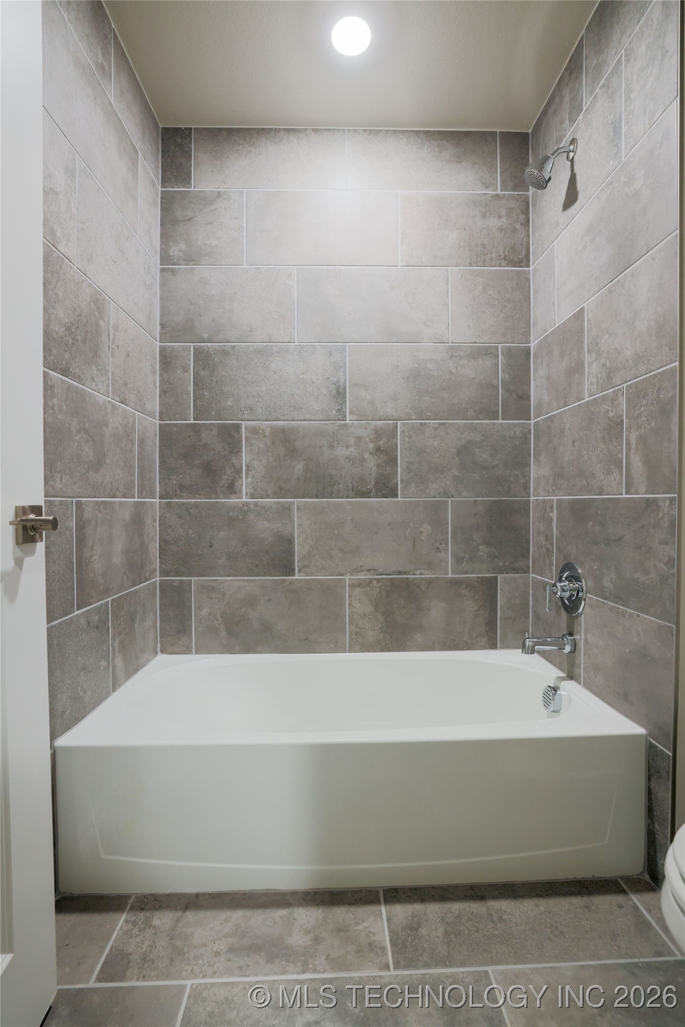 2416 W Birmingham Street Property Photo 22