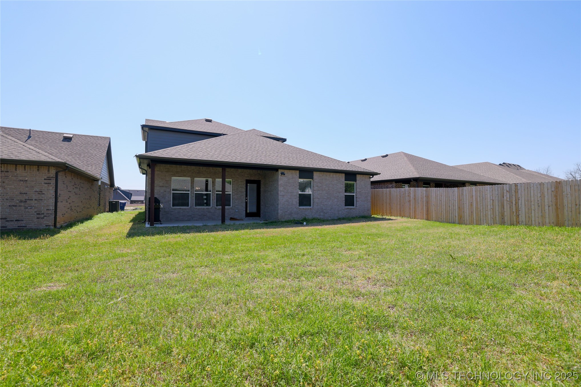 2416 W Birmingham Street Property Photo 25