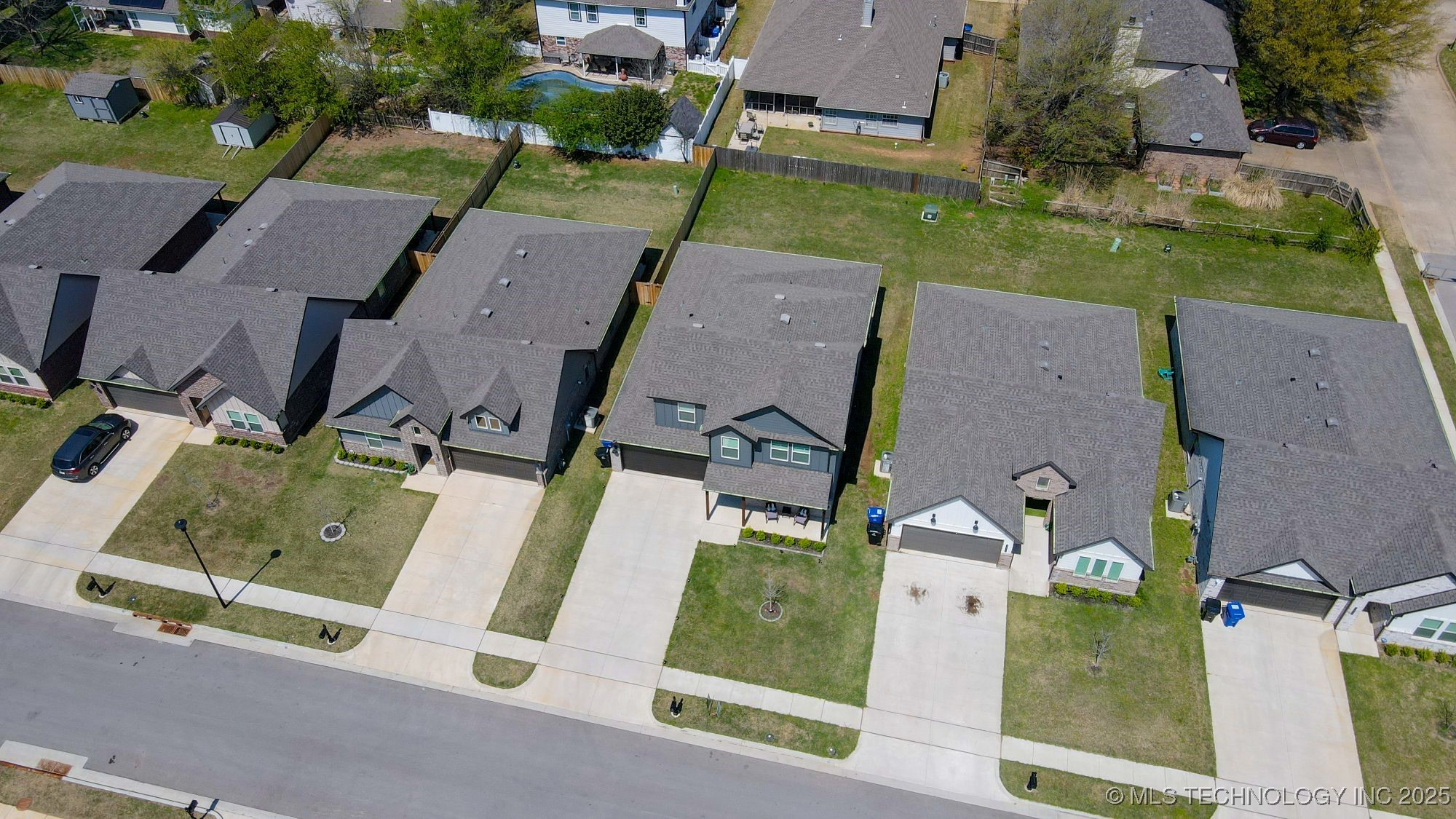 2416 W Birmingham Street Property Photo 28