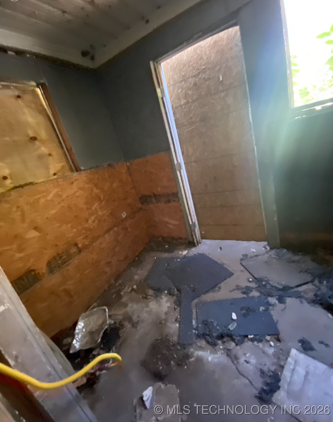 2222 N Xanthus Avenue Property Photo 4