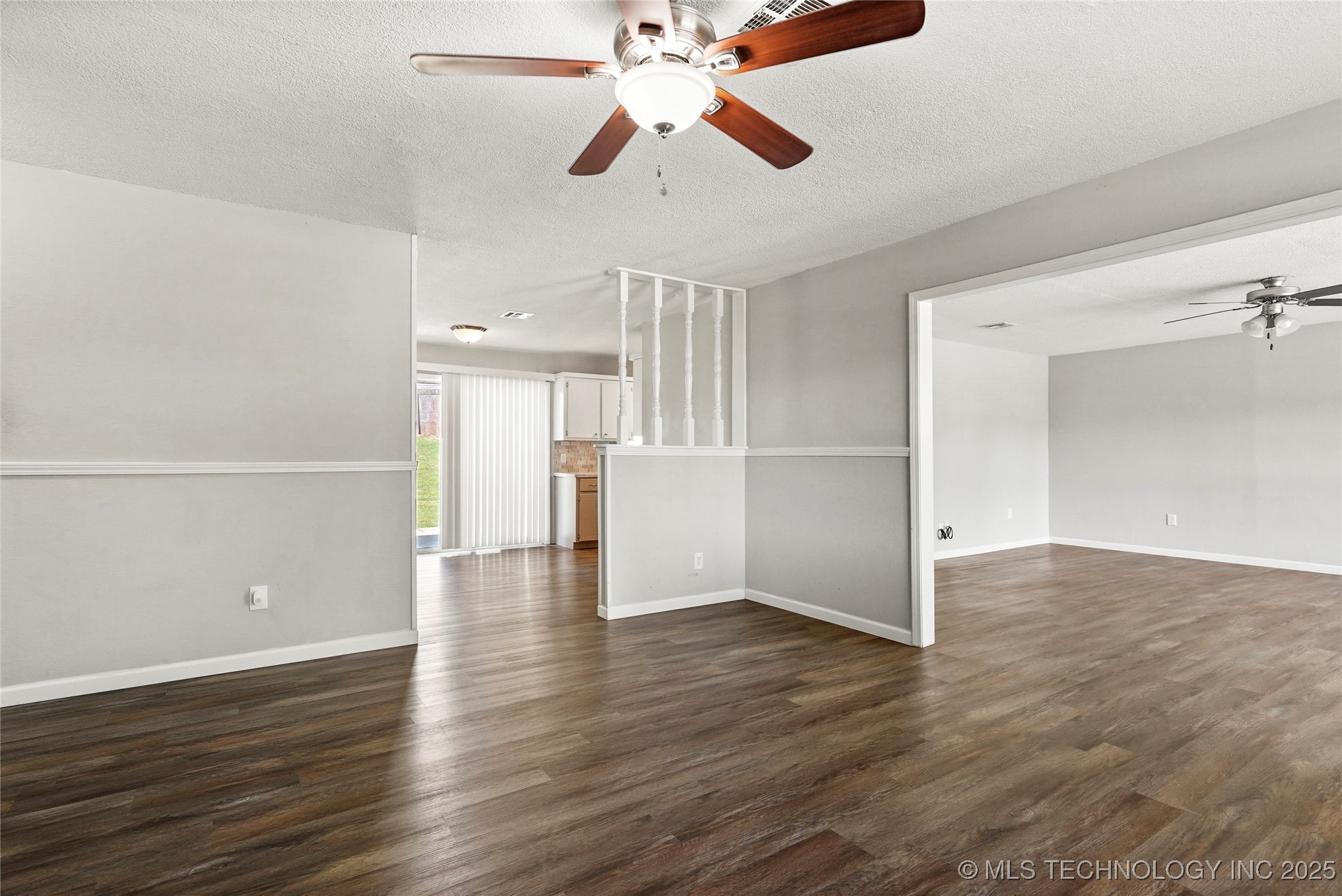 1410 N Dogwood Street Property Photo 4