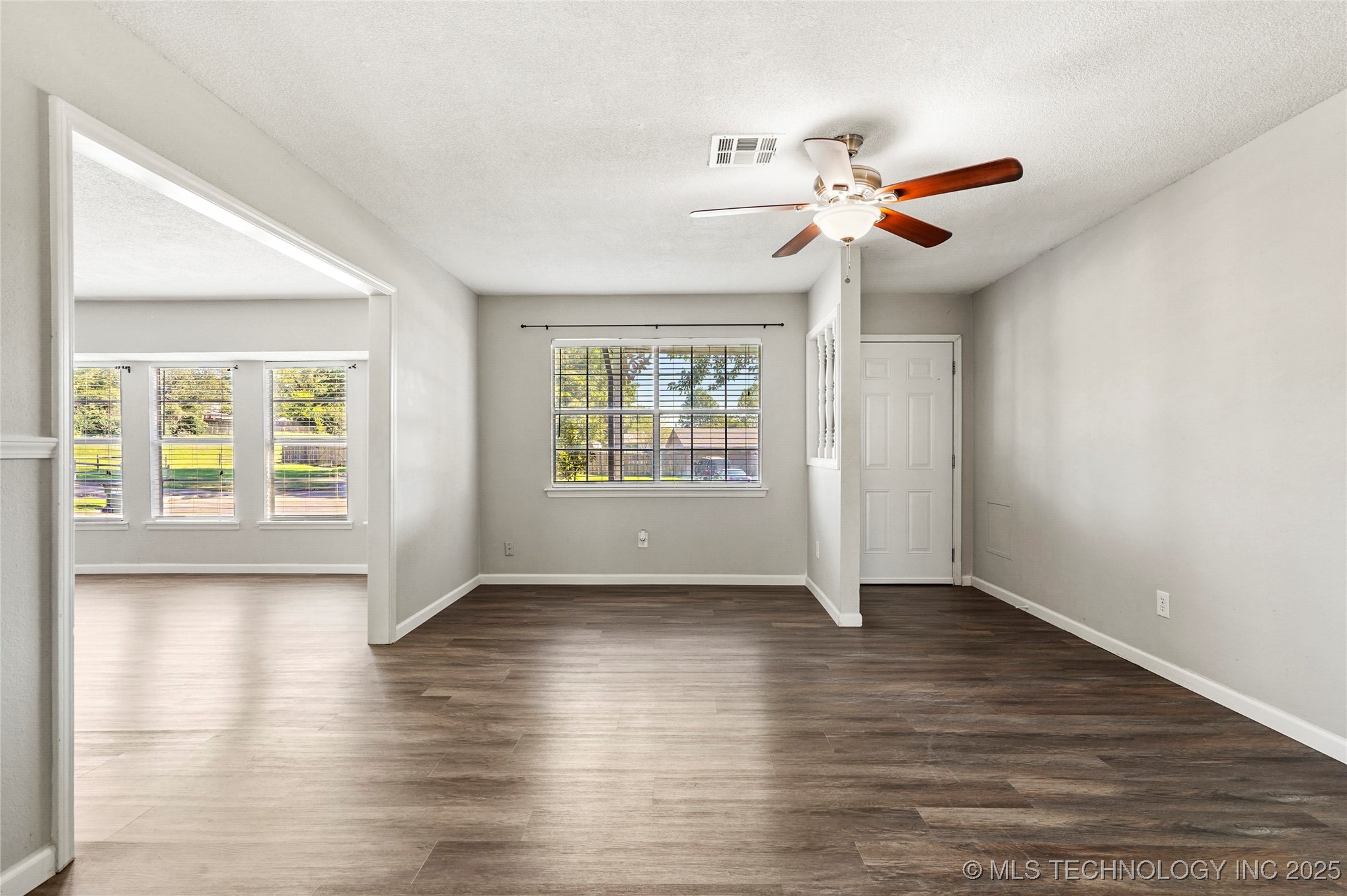 1410 N Dogwood Street Property Photo 6