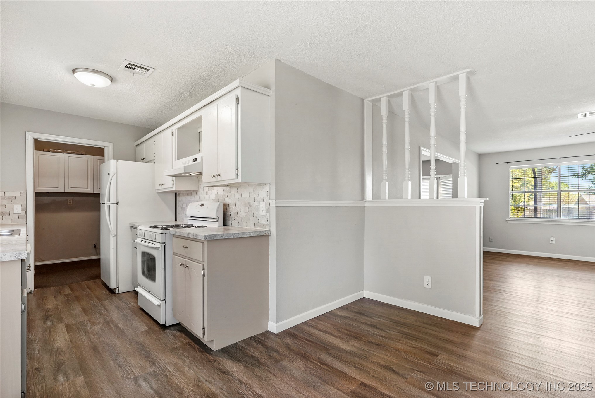 1410 N Dogwood Street Property Photo 12