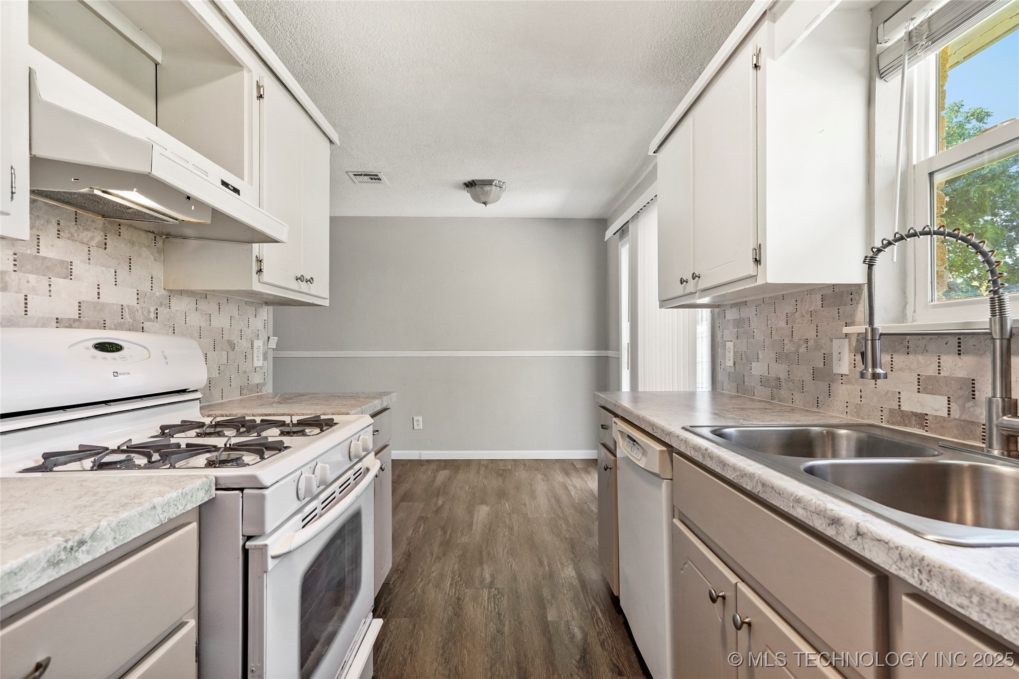 1410 N Dogwood Street Property Photo 14