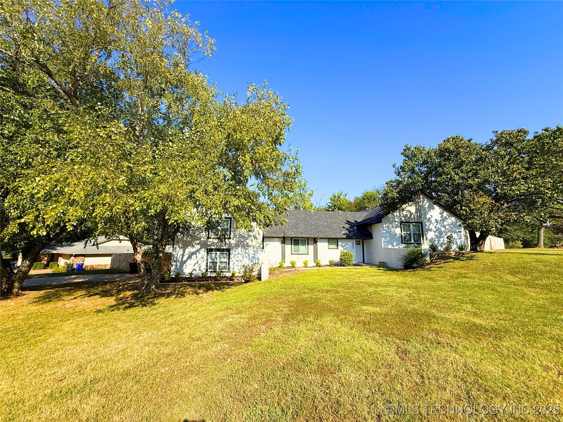 24037 Gordon Street Property Photo 4