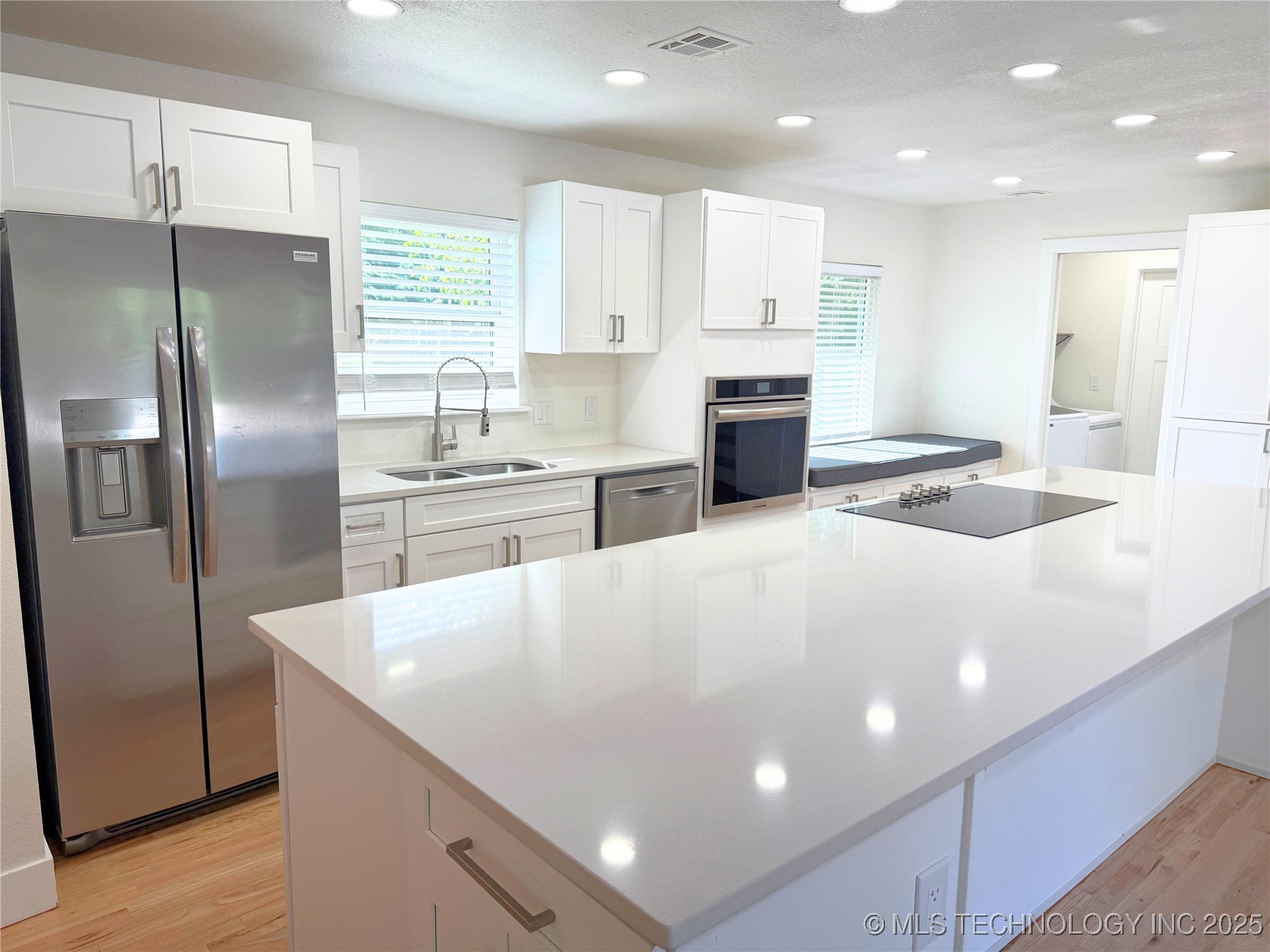 24037 Gordon Street Property Photo 8