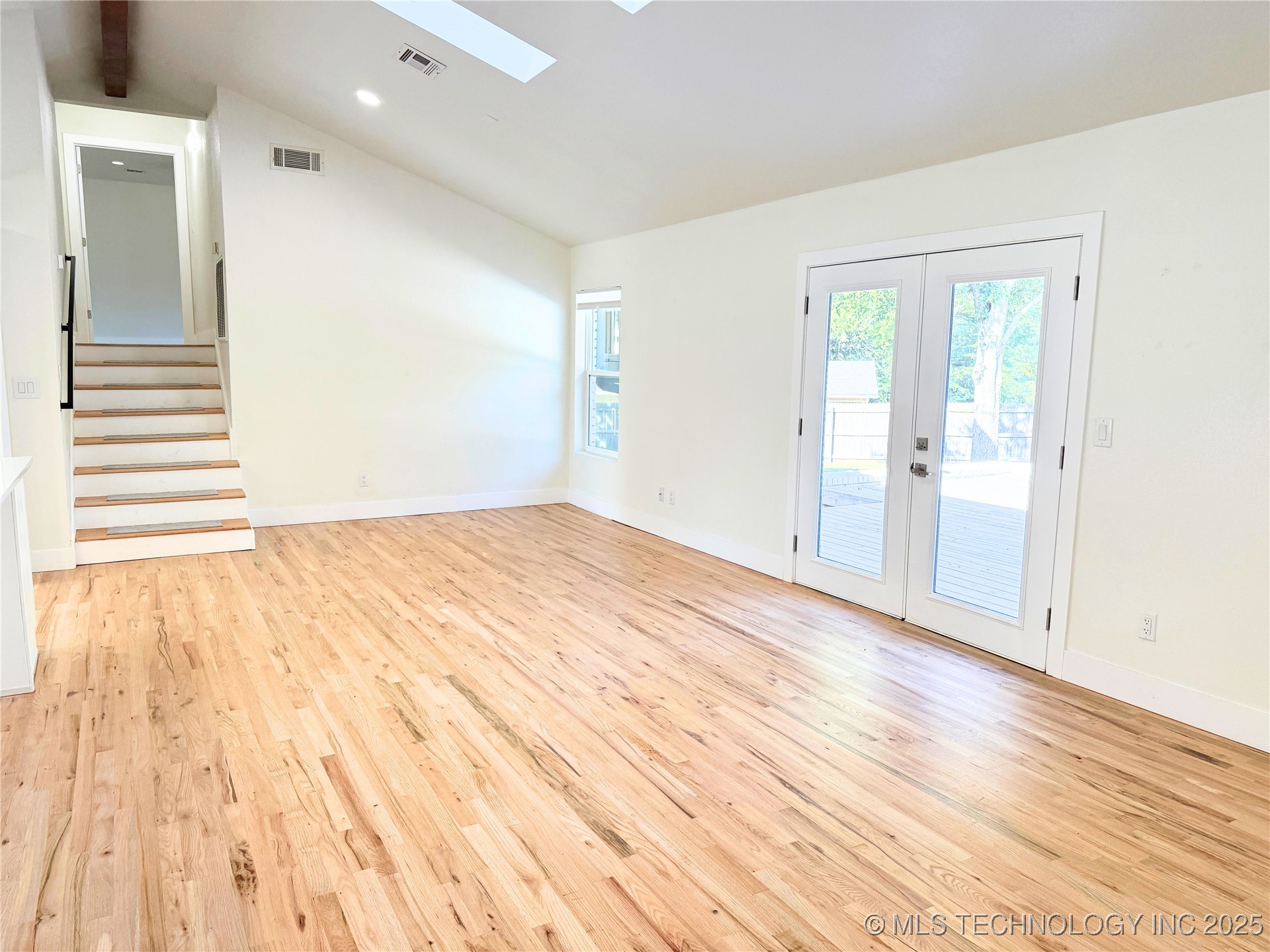 24037 Gordon Street Property Photo 9