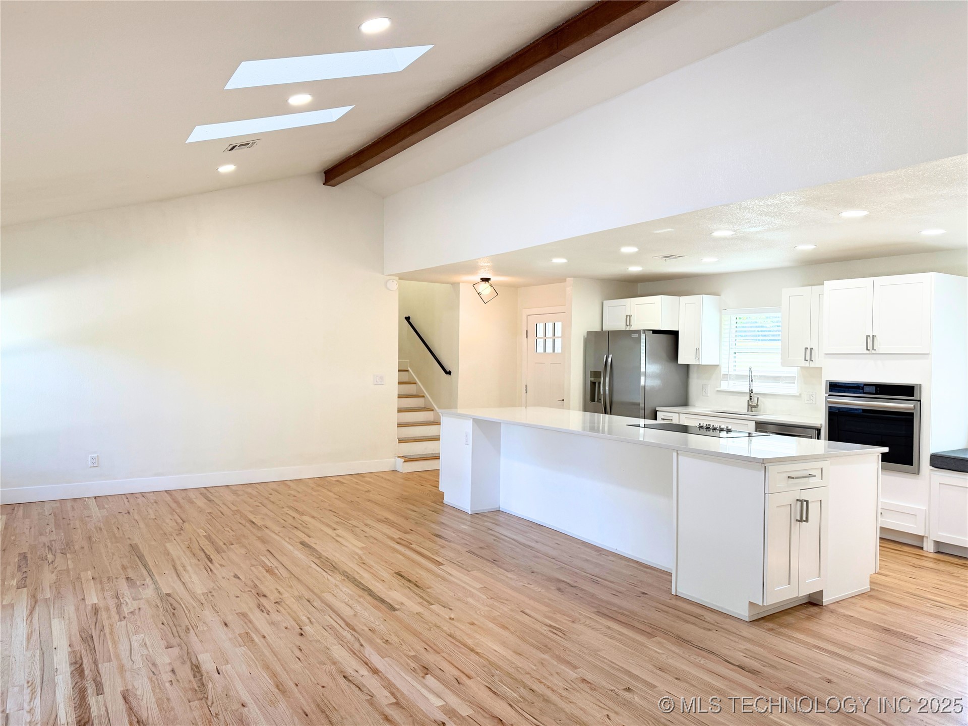 24037 Gordon Street Property Photo 11