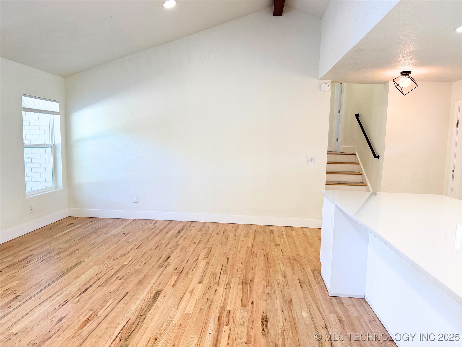 24037 Gordon Street Property Photo 12