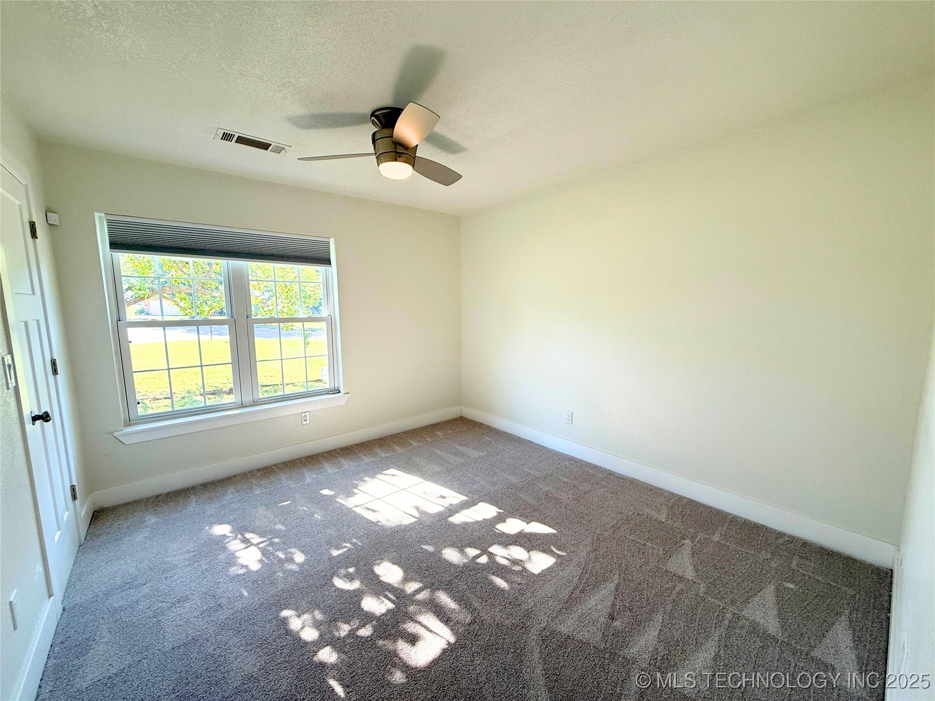 24037 Gordon Street Property Photo 15