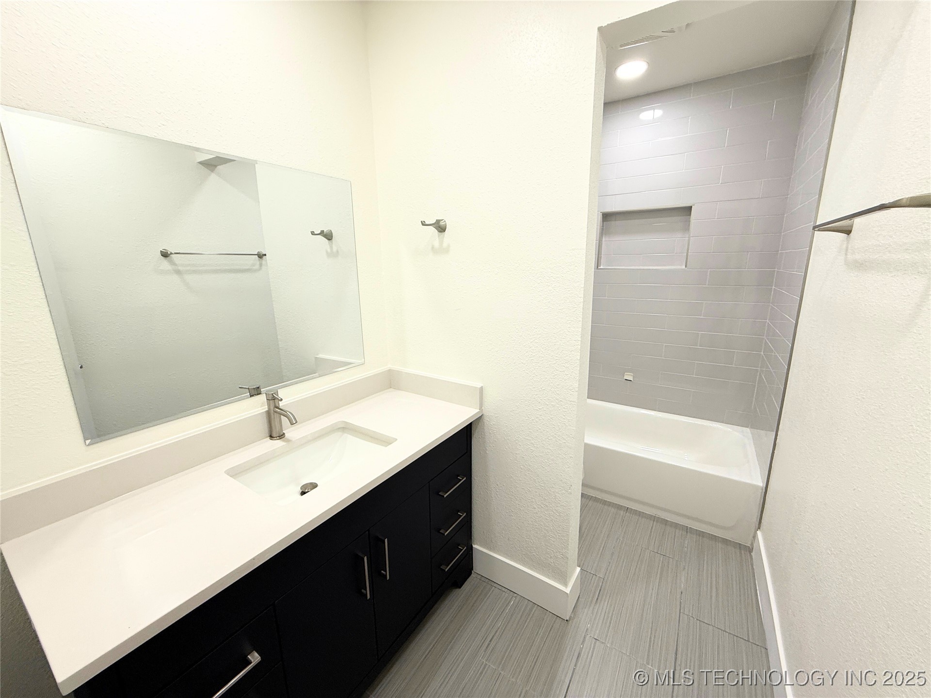 24037 Gordon Street Property Photo 19