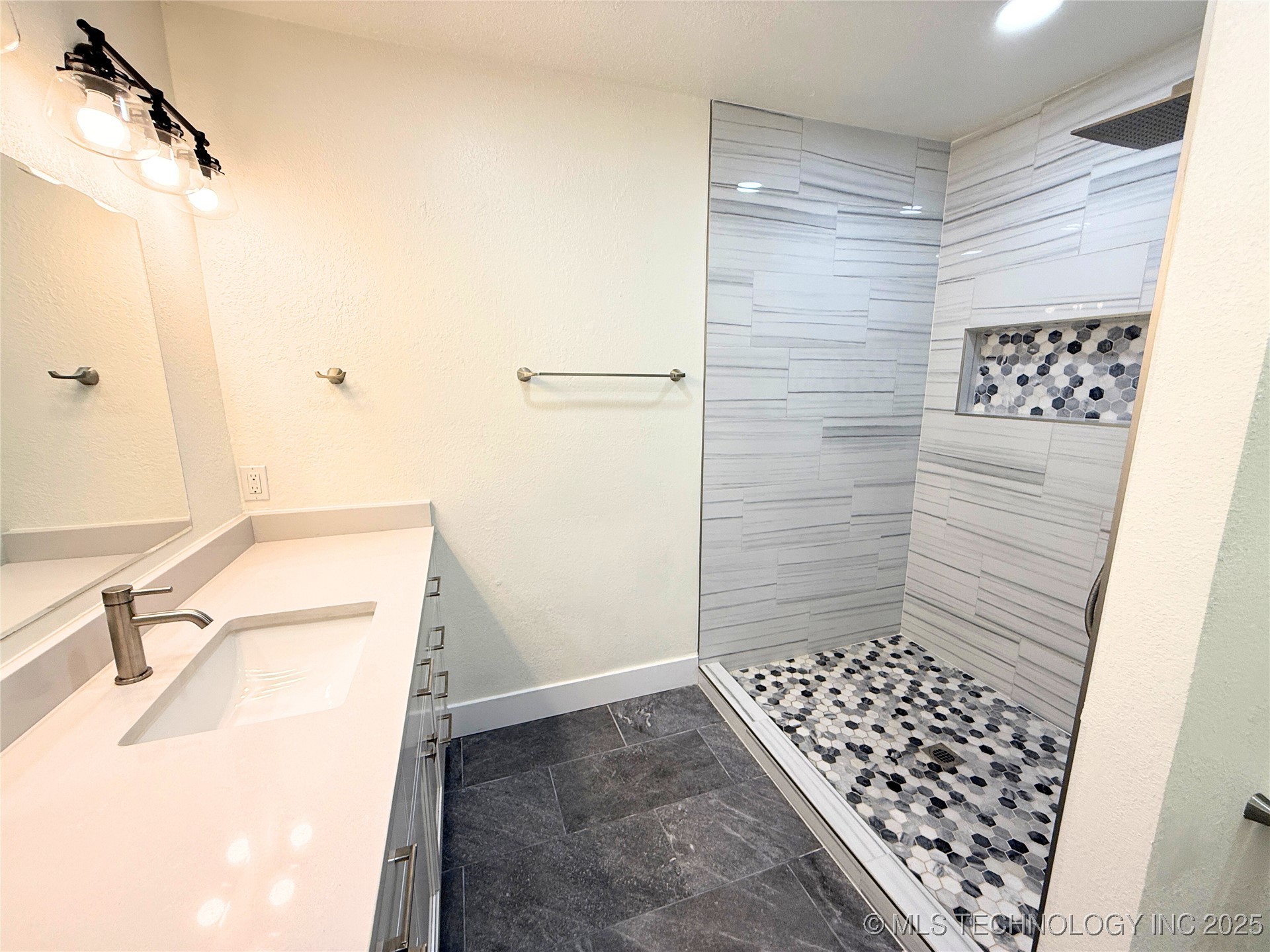 24037 Gordon Street Property Photo 27