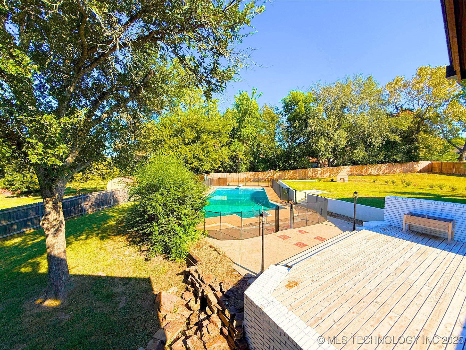 24037 Gordon Street Property Photo 32