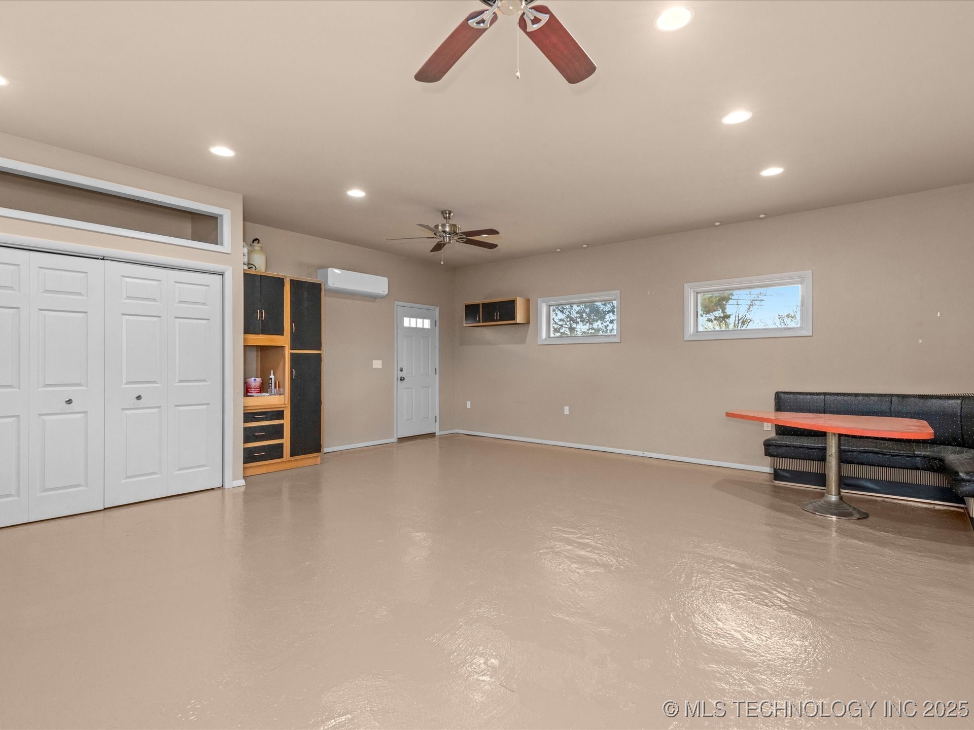 1700 S Grandview Avenue Property Photo 14