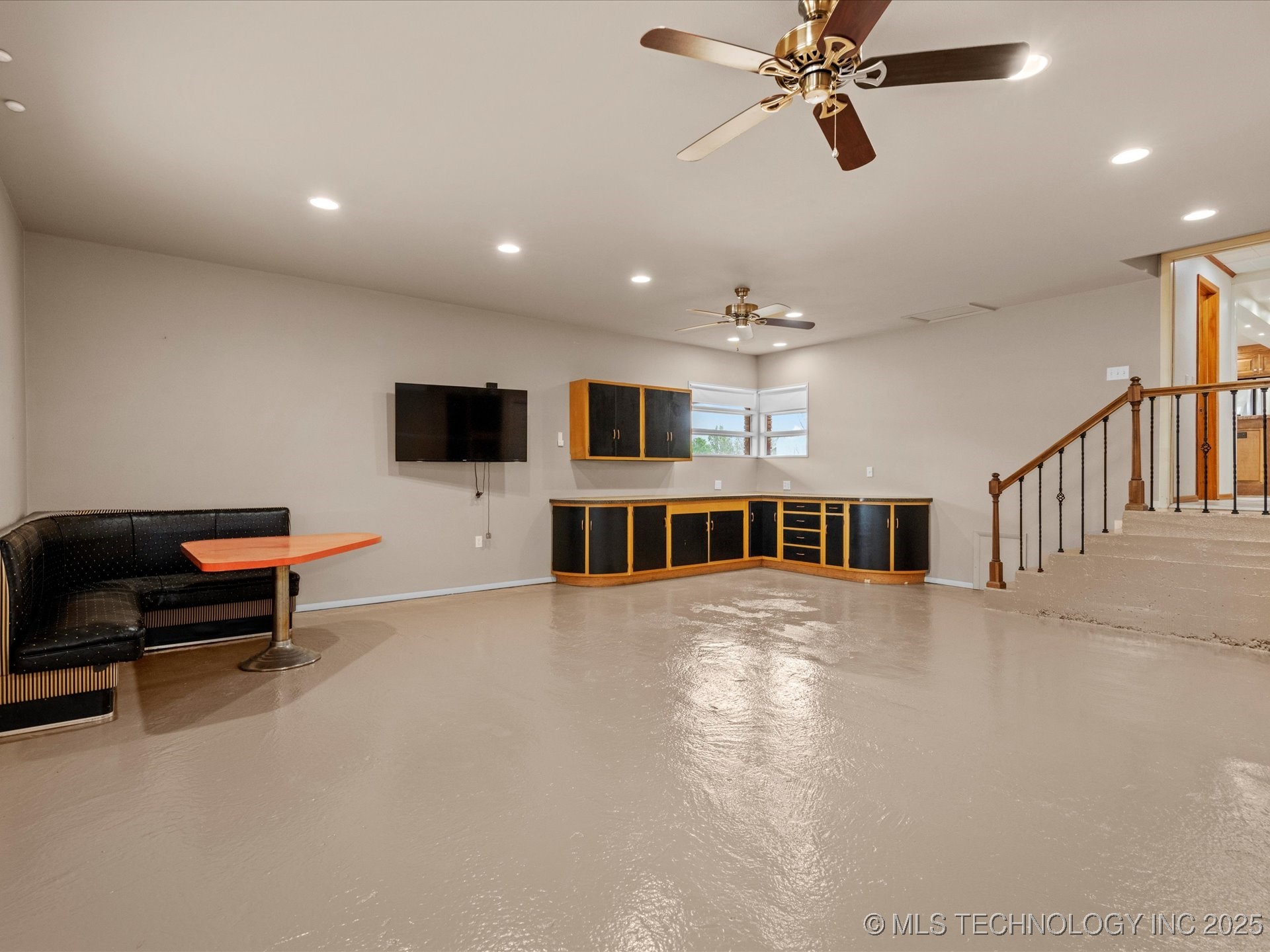 1700 S Grandview Avenue Property Photo 15