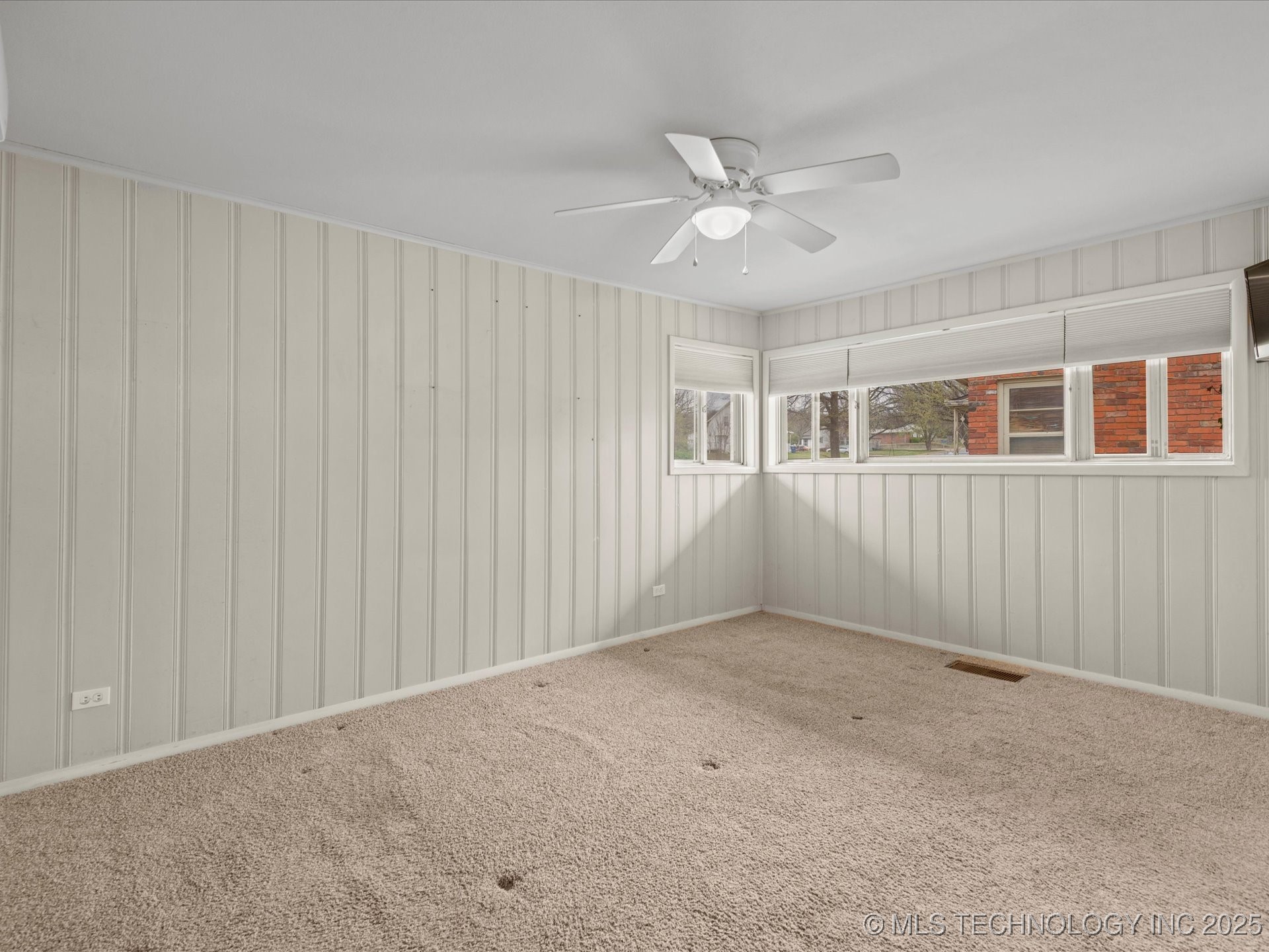 1700 S Grandview Avenue Property Photo 16