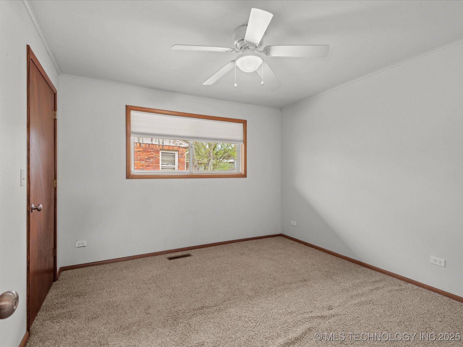 1700 S Grandview Avenue Property Photo 25