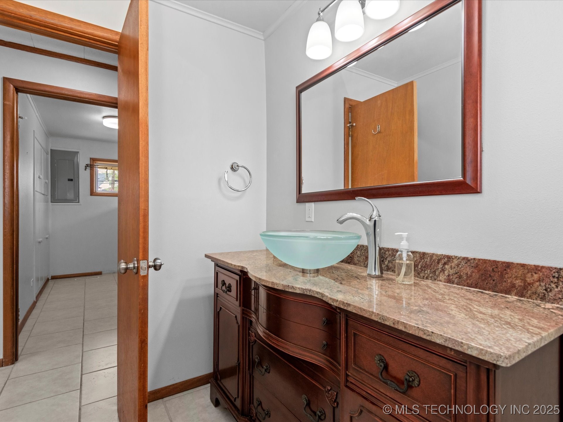 1700 S Grandview Avenue Property Photo 28